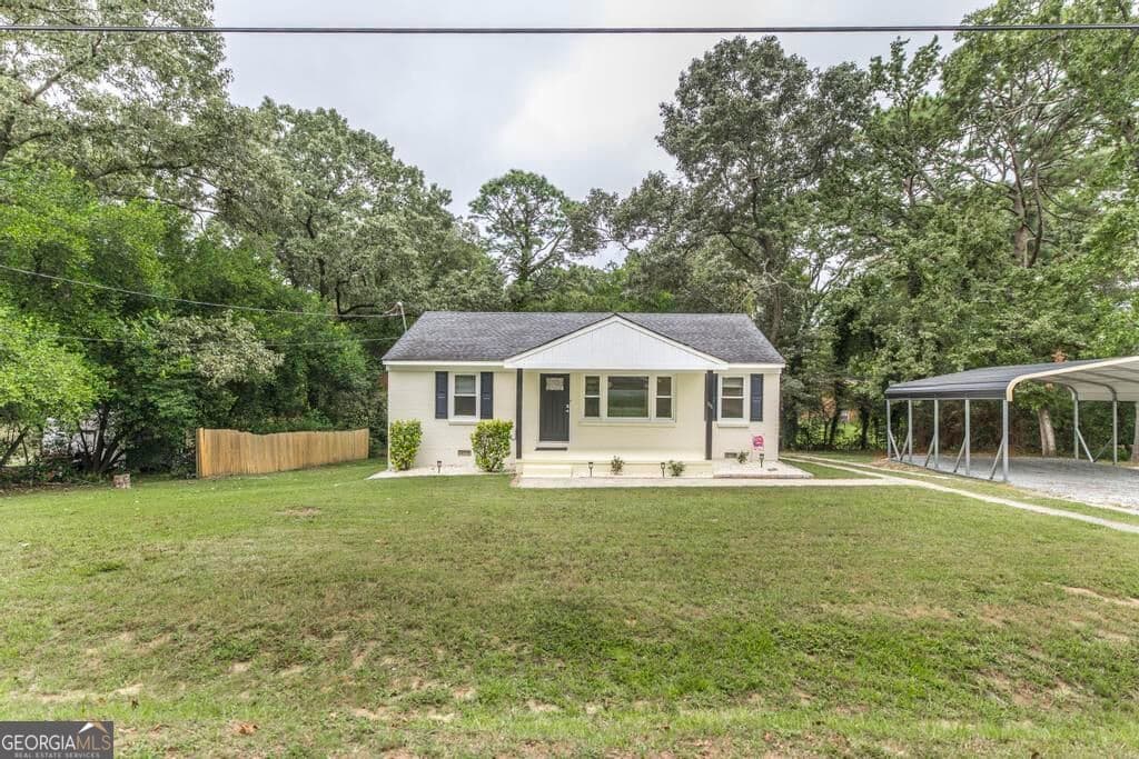 3 bedroom, 1 bathroom, 988 sq ft single family residence for sale at 111 Benton Avenue, Warner Robins, GA 31088 — photo 3