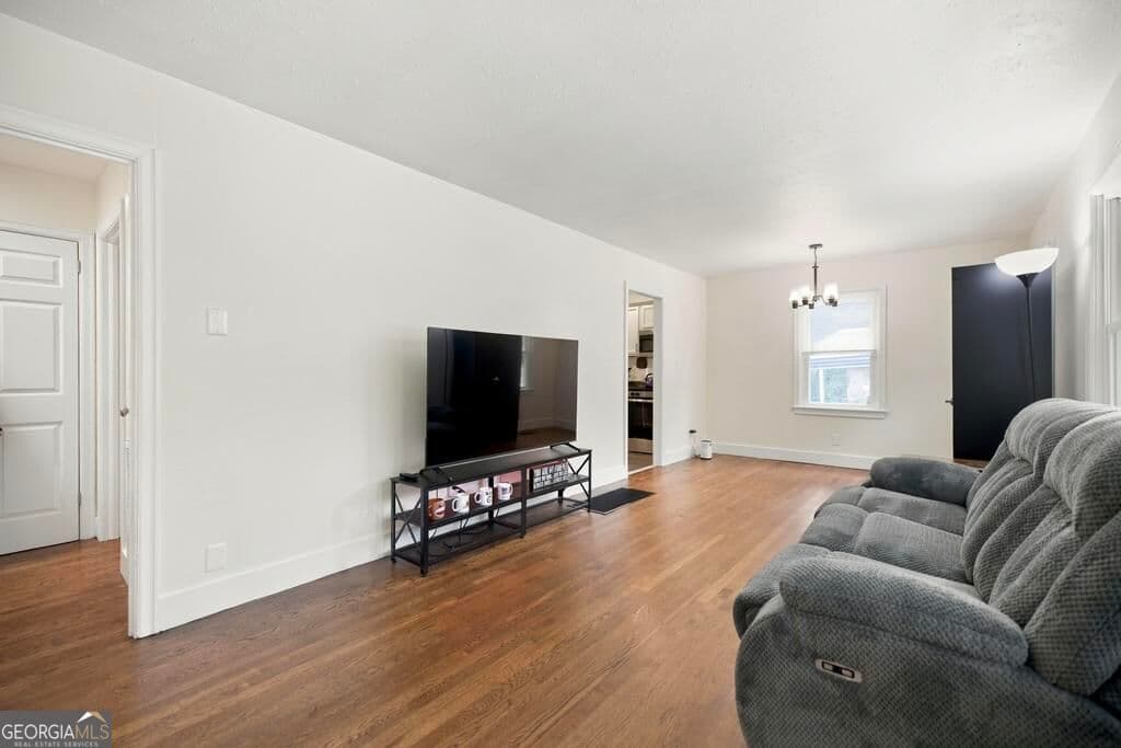 3 bedroom, 1 bathroom, 988 sq ft single family residence for sale at 111 Benton Avenue, Warner Robins, GA 31088 — photo 10