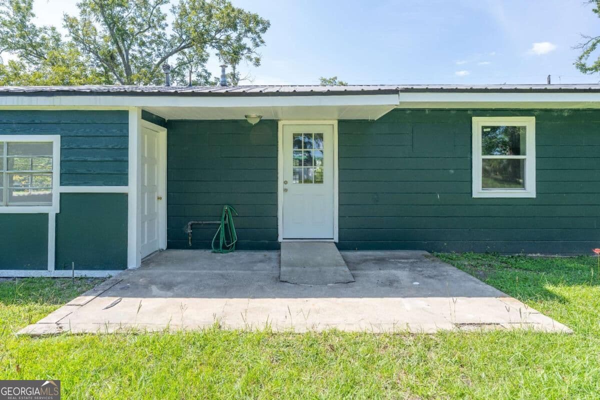 4 bedroom, 2 bathroom, 2,042 sq ft single family residence for sale at 210 W Graham Street, Mcrae-Helena, GA 31055 — photo 5