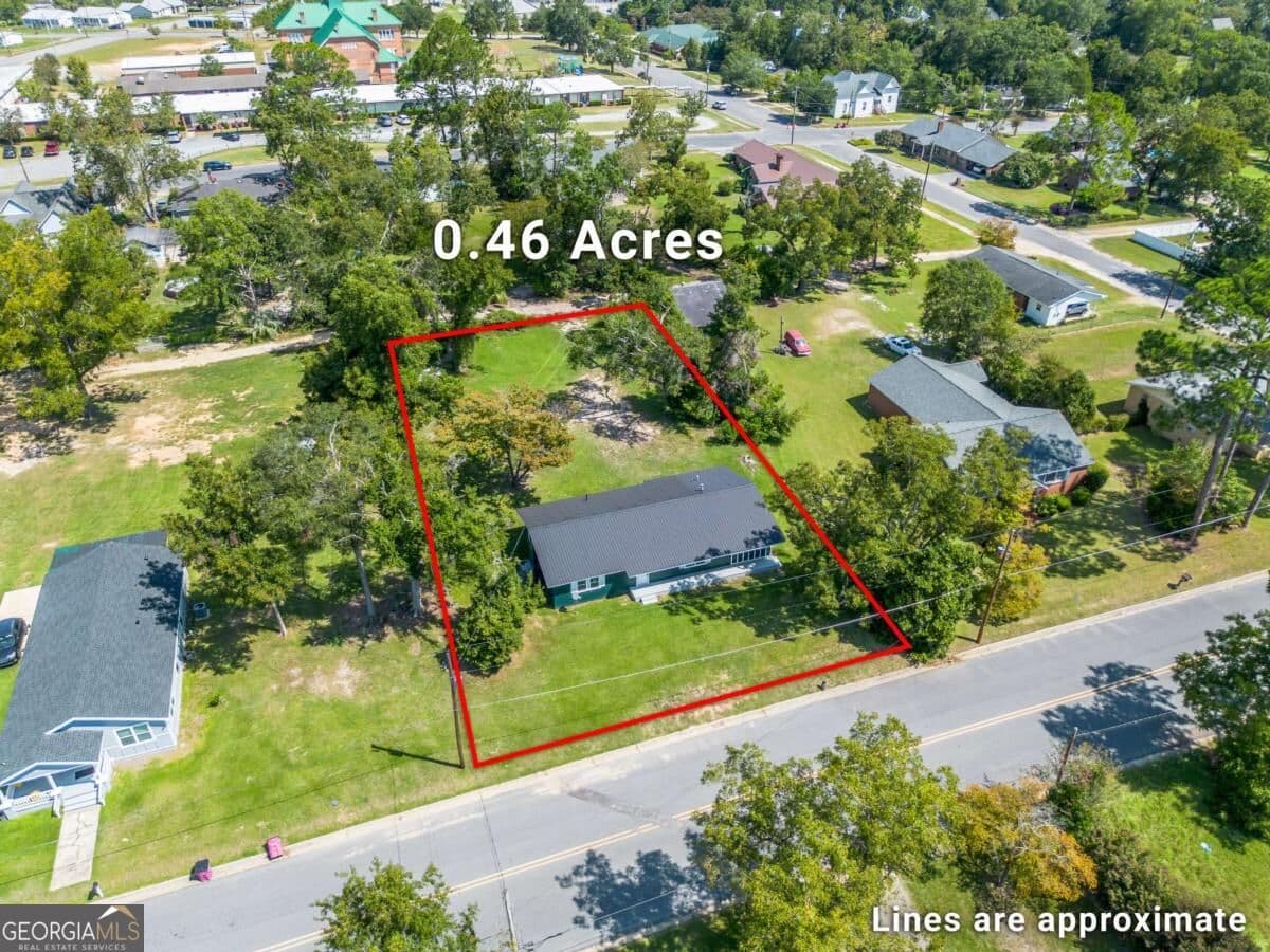 4 bedroom, 2 bathroom, 2,042 sq ft single family residence for sale at 210 W Graham Street, Mcrae-Helena, GA 31055 — photo 9
