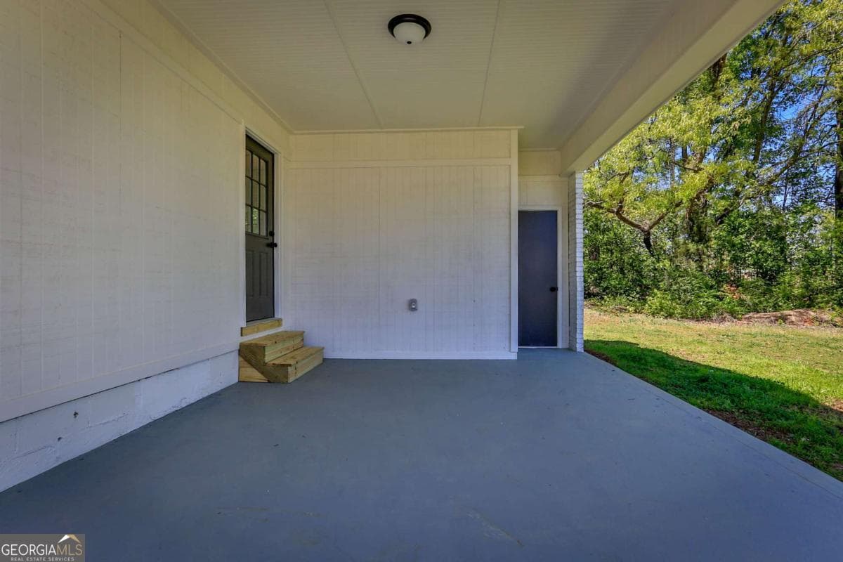 3 bedroom, 2 bathroom single family residence for sale at 680 North Avenue, Madison, GA 30650 — photo 6