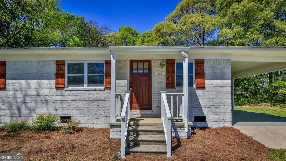 3 bedroom, 2 bathroom single family residence for sale at 680 North Avenue, Madison, GA 30650 — photo 3
