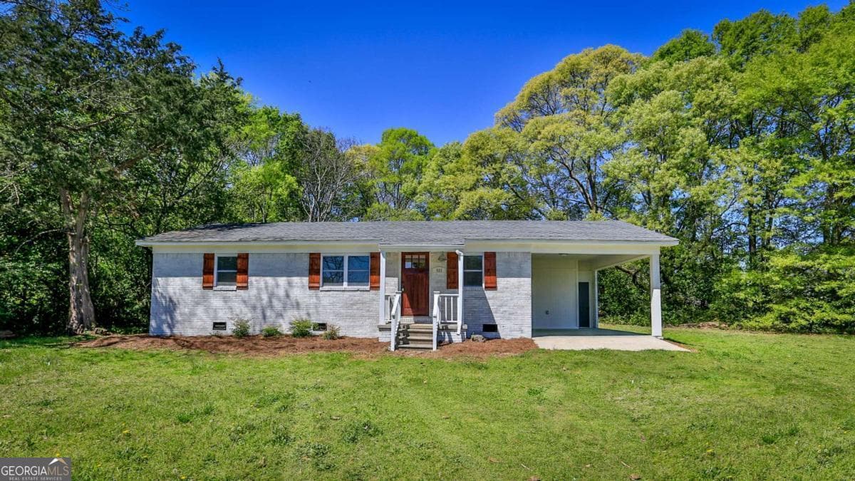 3 bedroom, 2 bathroom single family residence for sale at 680 North Avenue, Madison, GA 30650 — photo 1 of 20