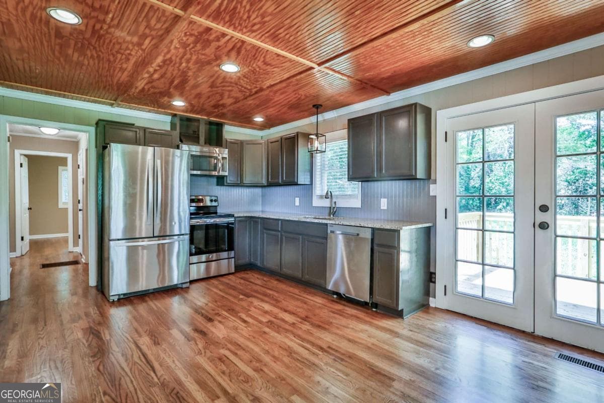 3 bedroom, 2 bathroom single family residence for sale at 680 North Avenue, Madison, GA 30650 — photo 10