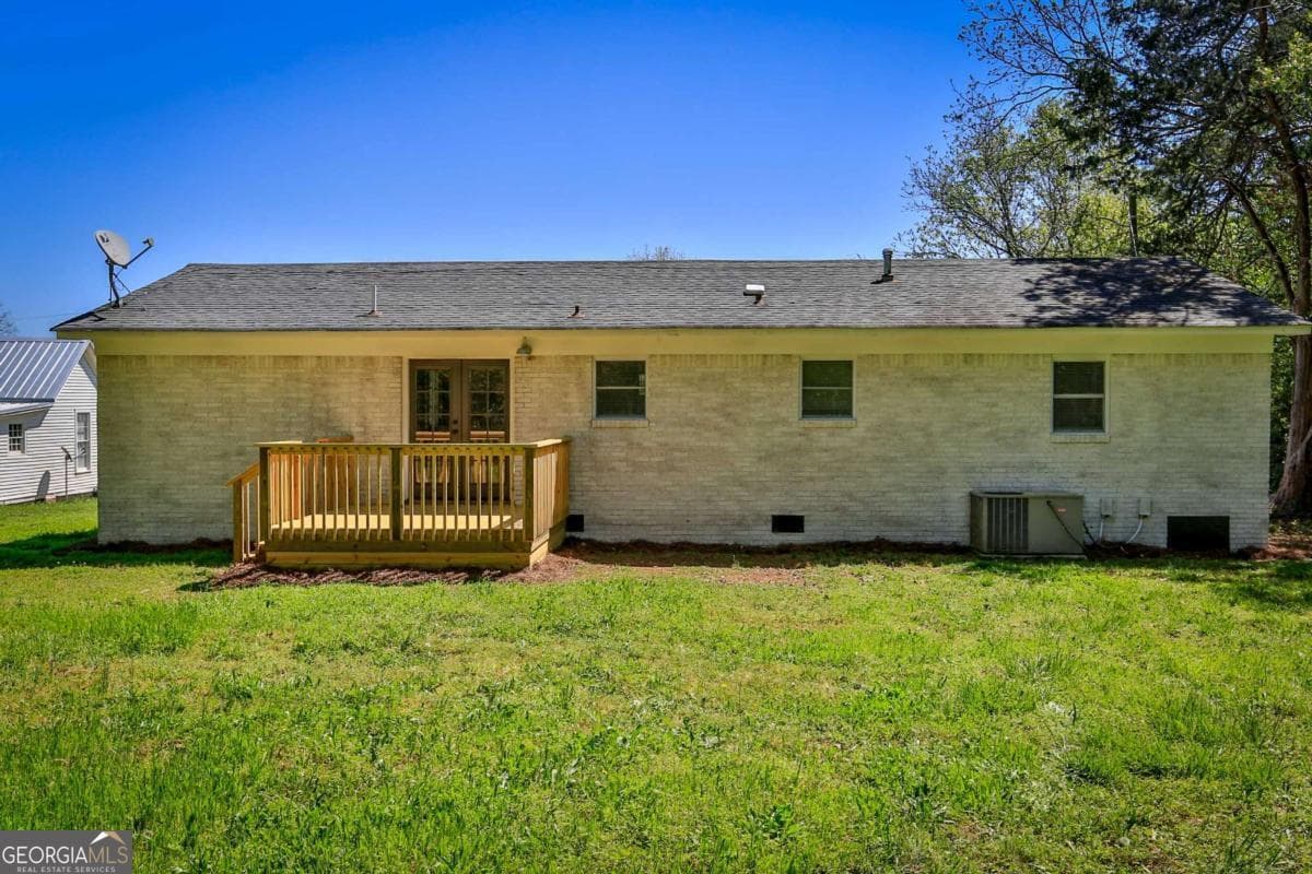 3 bedroom, 2 bathroom single family residence for sale at 680 North Avenue, Madison, GA 30650 — photo 4