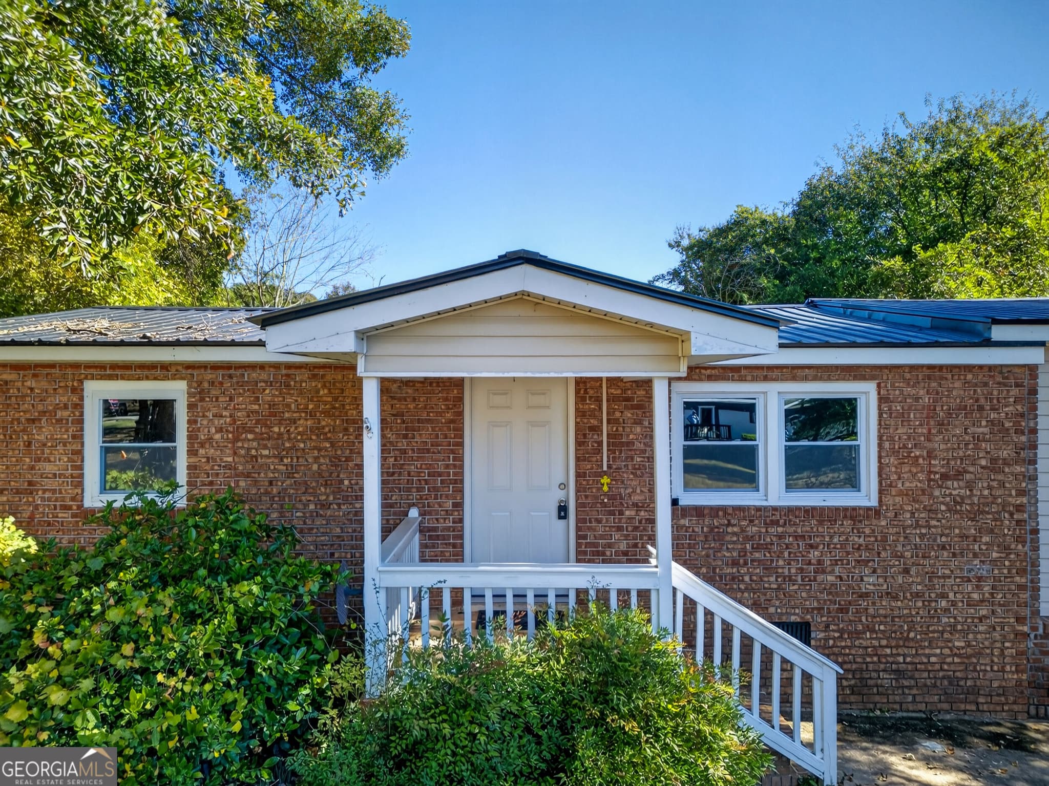 2 bedroom, 1 bathroom, 1,056 sq ft manufactured home,single family residence for sale at 342 Phillips Circle, Royston, GA 30662 — photo 2
