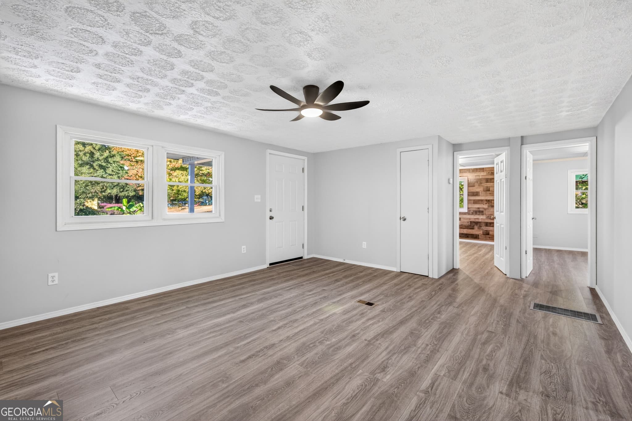 2 bedroom, 1 bathroom, 1,056 sq ft manufactured home,single family residence for sale at 342 Phillips Circle, Royston, GA 30662 — photo 5