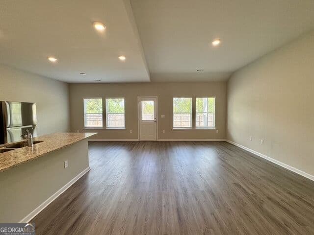 4 bedroom, 3 bathroom, 1,956 sq ft single family residence for sale at 707 Georgian Walk, Byron, GA 31008 — photo 5