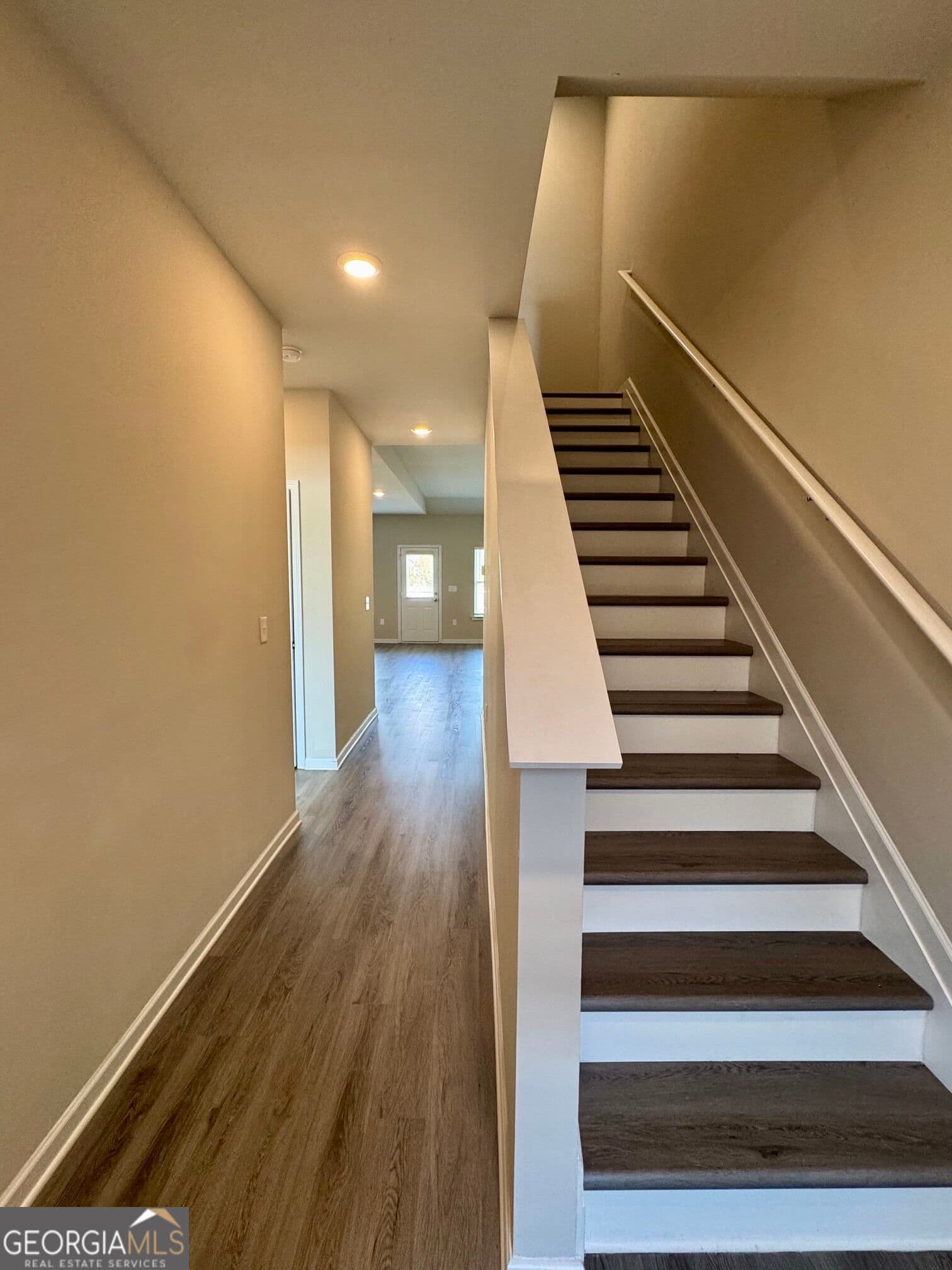 4 bedroom, 3 bathroom, 1,956 sq ft single family residence for sale at 707 Georgian Walk, Byron, GA 31008 — photo 4
