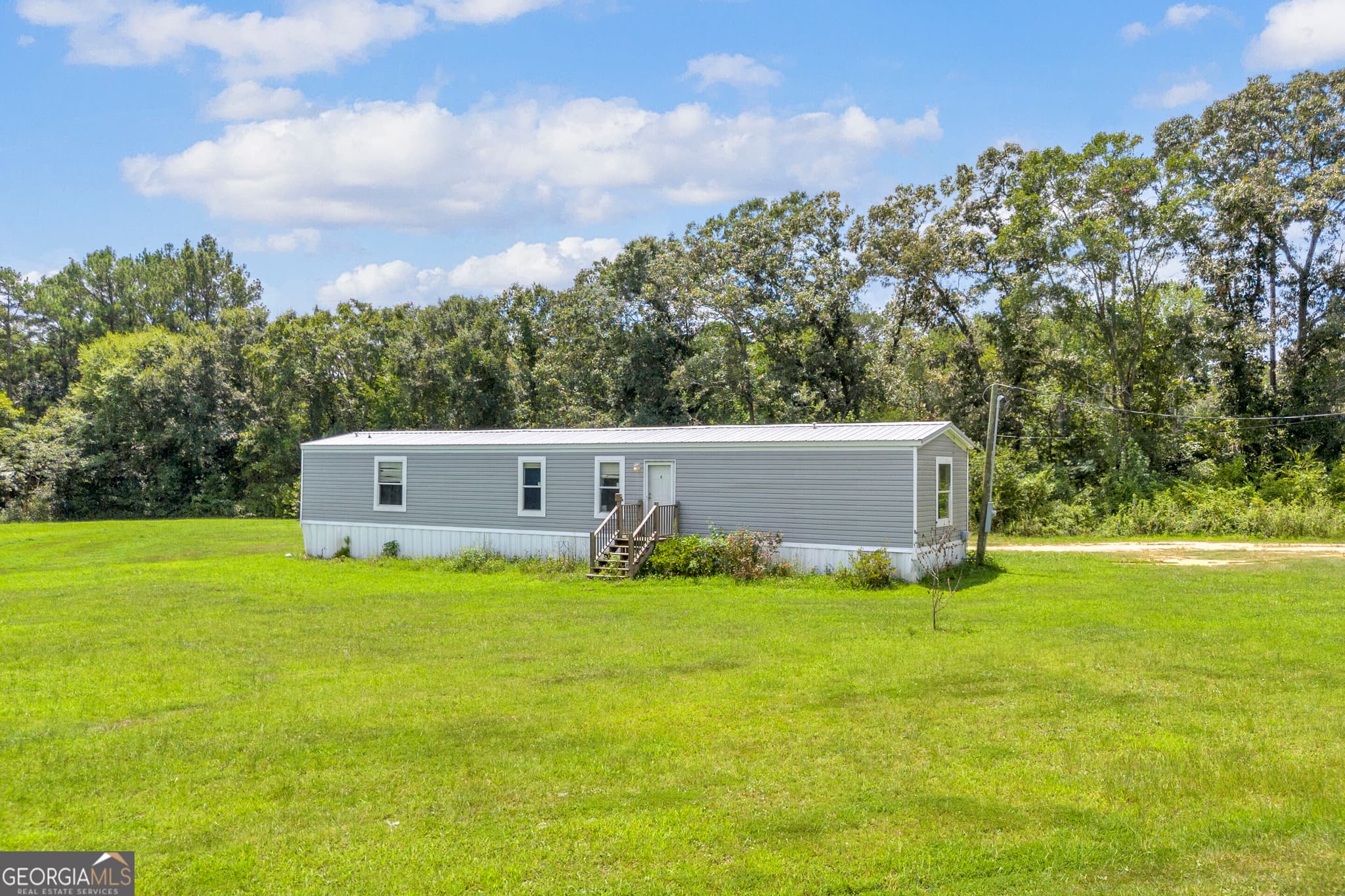 3 bedroom, 2 bathroom, 1,152 sq ft single family residence for sale at 2159 Deep Creek Road, Dewy Rose, GA 30634