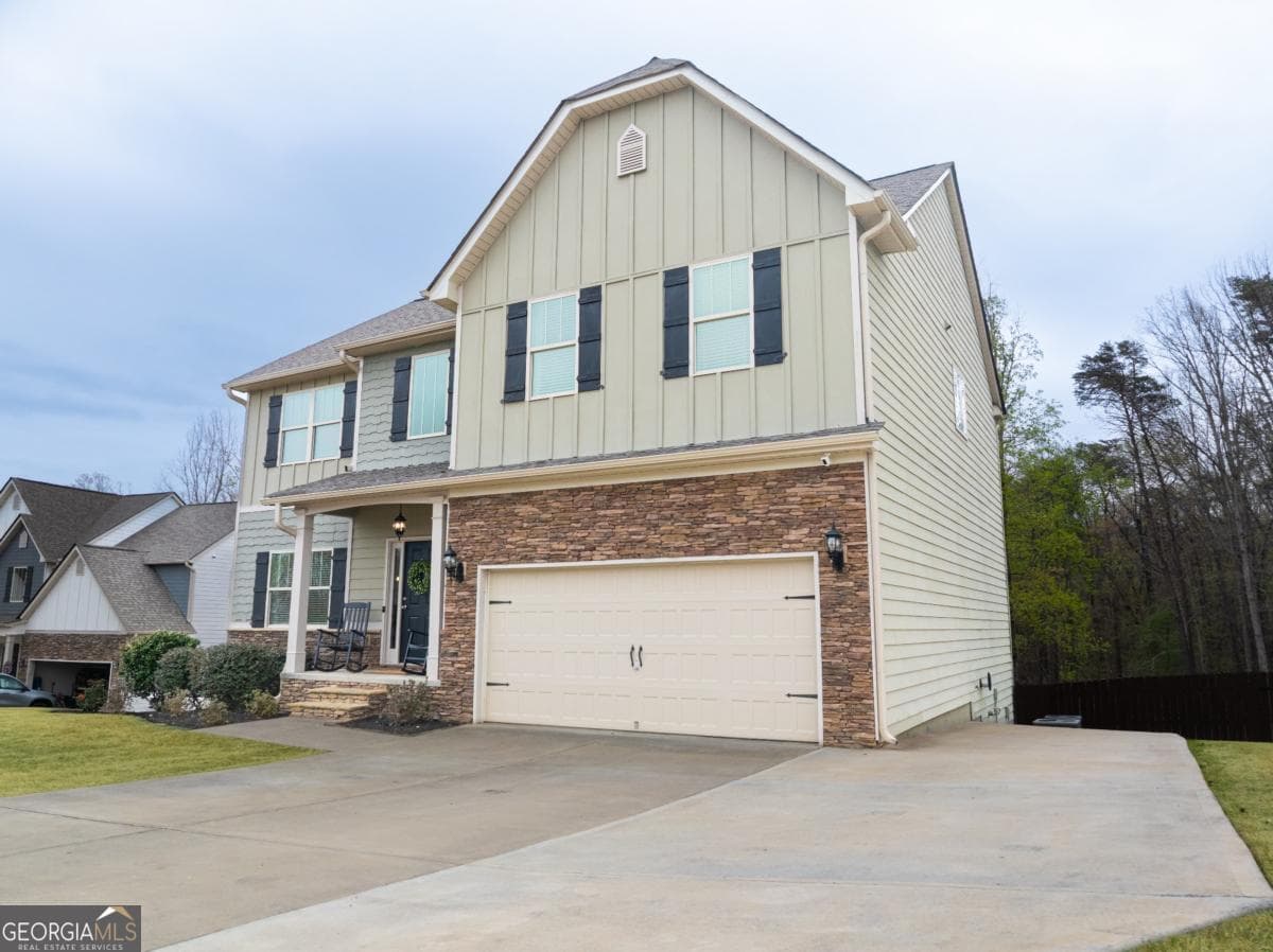 5 bedroom, 3.5 bathroom, 3,600 sq ft single family residence for sale at 36 NE Thunderhawk Lane, Rydal, GA 30171 — photo 2