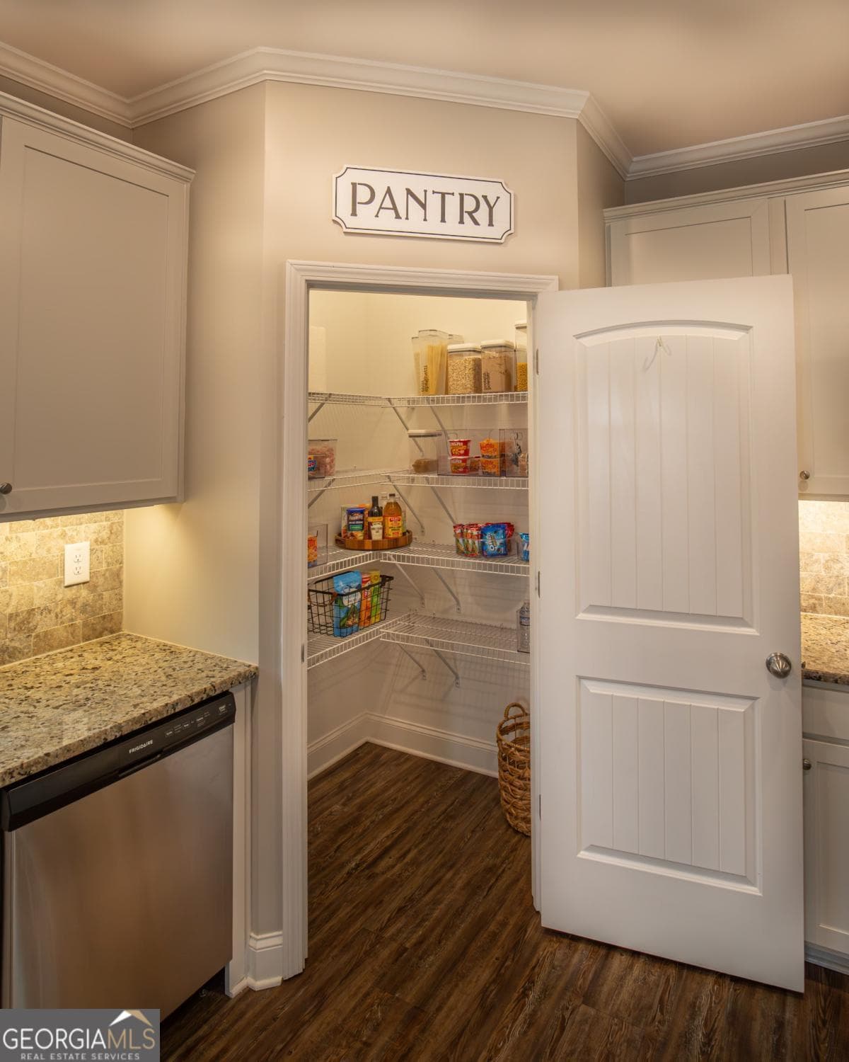 5 bedroom, 3.5 bathroom, 3,600 sq ft single family residence for sale at 36 NE Thunderhawk Lane, Rydal, GA 30171 — photo 6