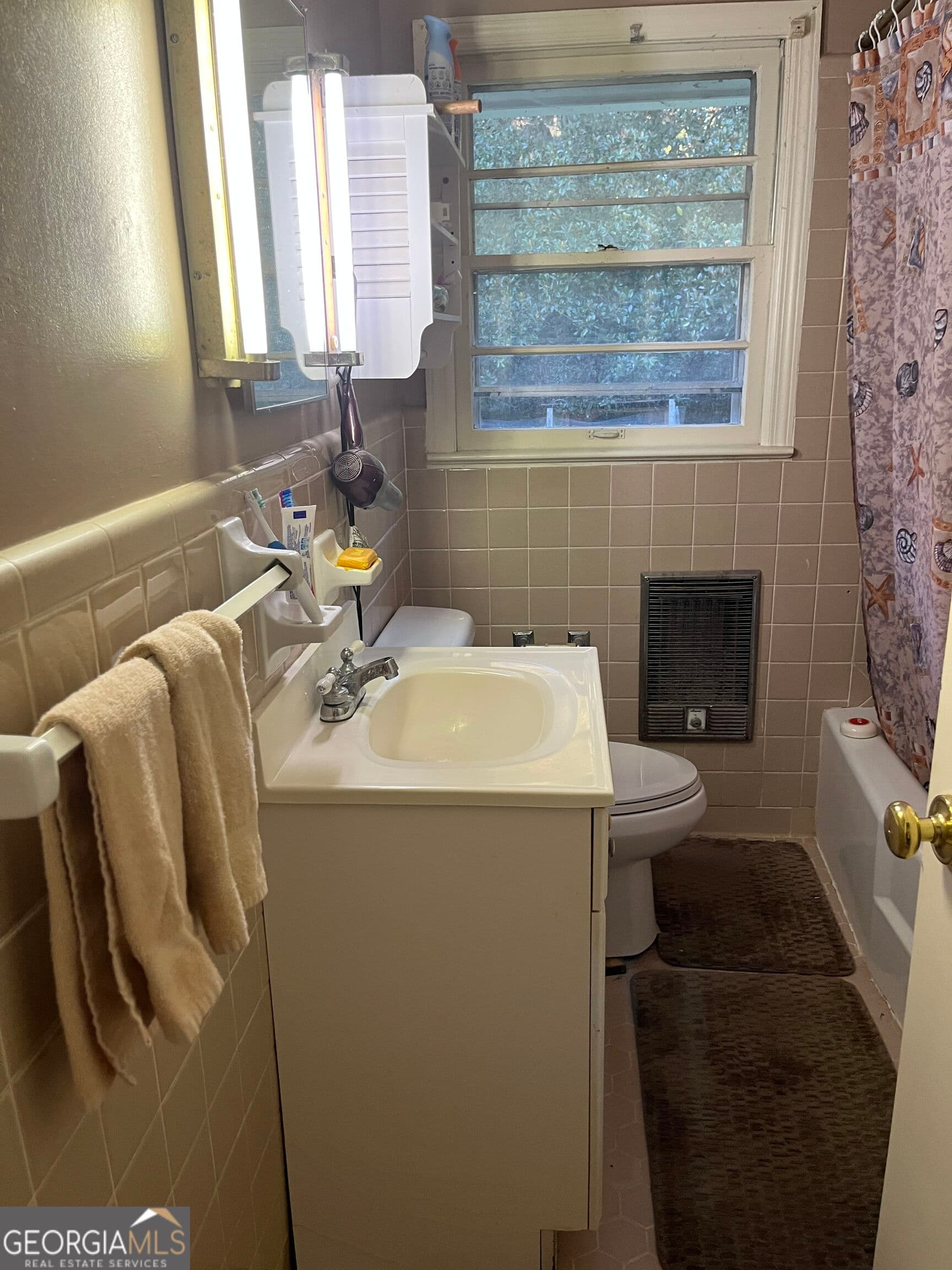 3 bedroom, 1.5 bathroom, 1,416 sq ft single family residence for sale at 455 Pebblebrook Road, Woodbury, GA 30293 — photo 9