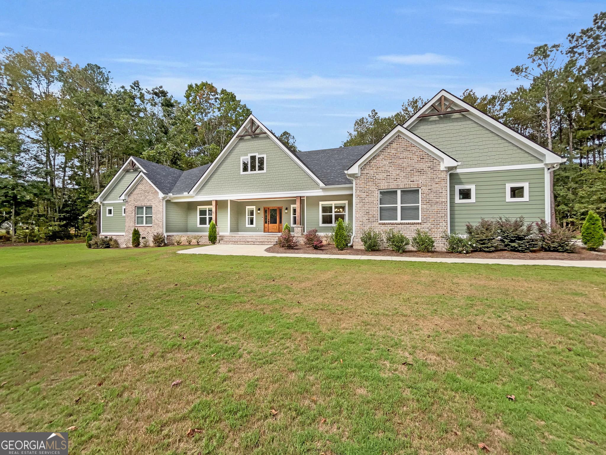 4 bedroom, 4.5 bathroom, 4,198 sq ft single family residence for sale at 71 Spratlin Court, Hull, GA 30646 — photo 2