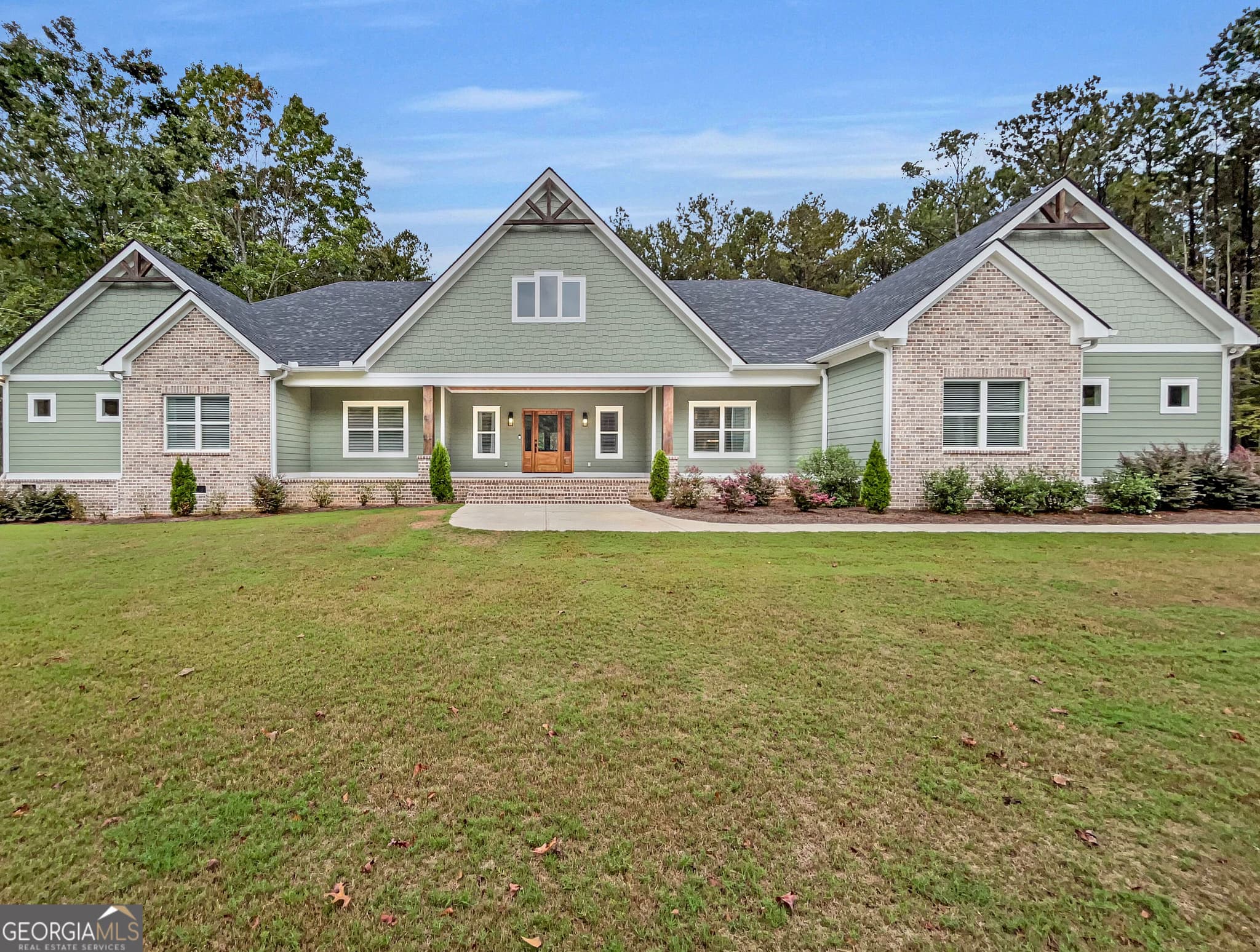4 bedroom, 4.5 bathroom, 4,198 sq ft single family residence for sale at 71 Spratlin Court, Hull, GA 30646 — photo 3
