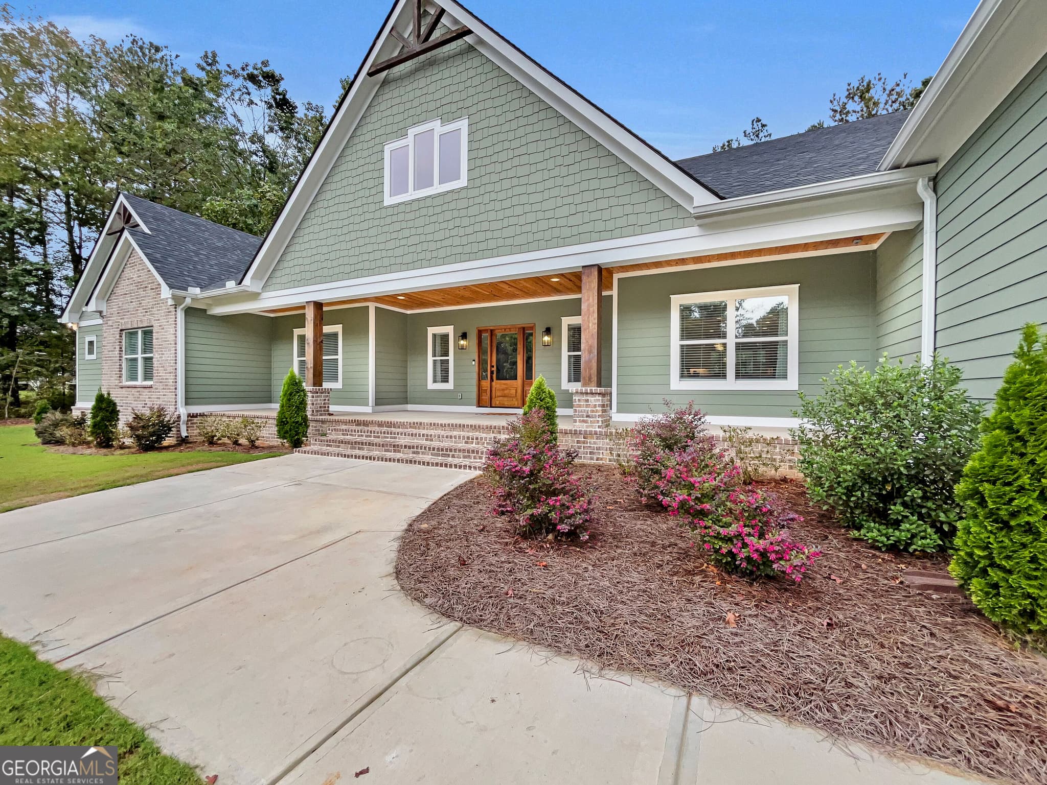 4 bedroom, 4.5 bathroom, 4,198 sq ft single family residence for sale at 71 Spratlin Court, Hull, GA 30646 — photo 4