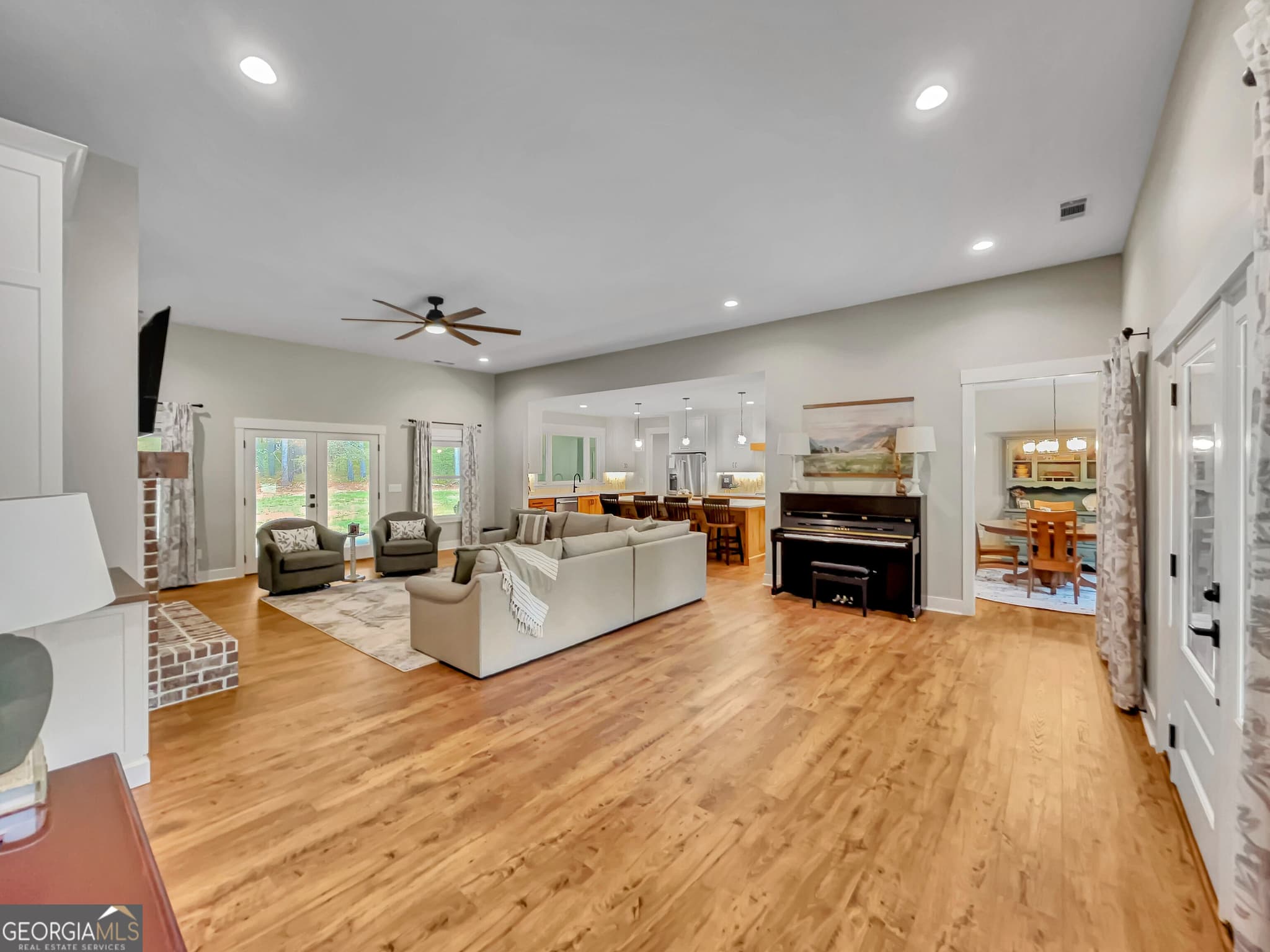 4 bedroom, 4.5 bathroom, 4,198 sq ft single family residence for sale at 71 Spratlin Court, Hull, GA 30646 — photo 8