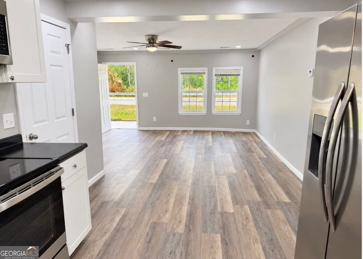 4 bedroom, 2 bathroom, 1,176 sq ft single family residence for sale at 177 W Brazell Street, Reidsville, GA 30453 — photo 5