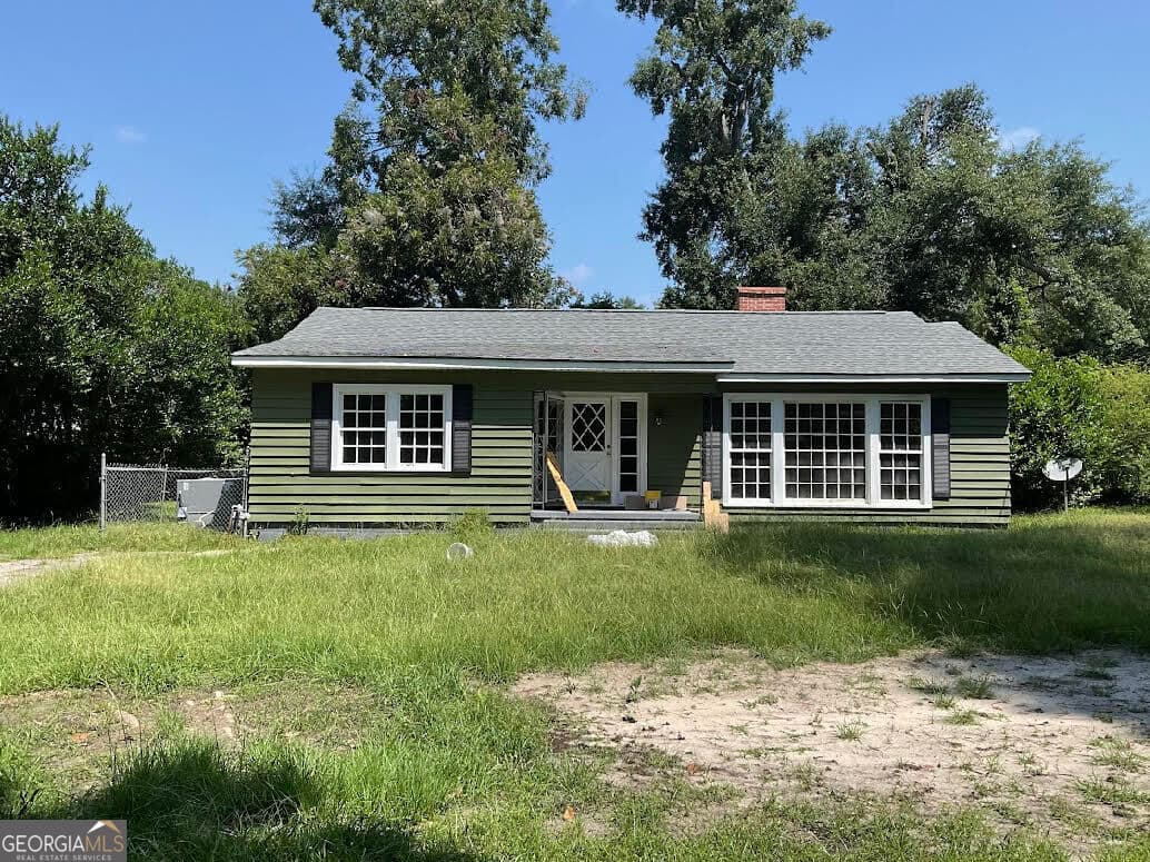 3 bedroom, 1 bathroom, 1,486 sq ft single family residence for sale at 66 Kibbee Street, Hawkinsville, GA 31036