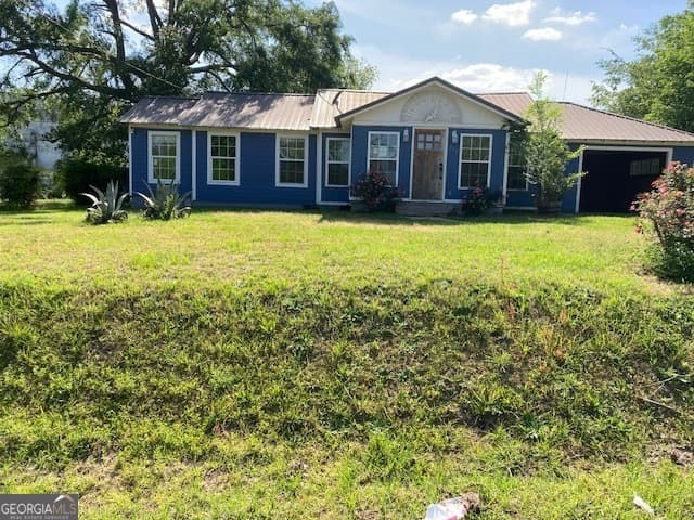 3 bedroom, 2 bathroom, 1,428 sq ft single family residence sold at 113 N Fifth Street, Glenwood, GA 30428