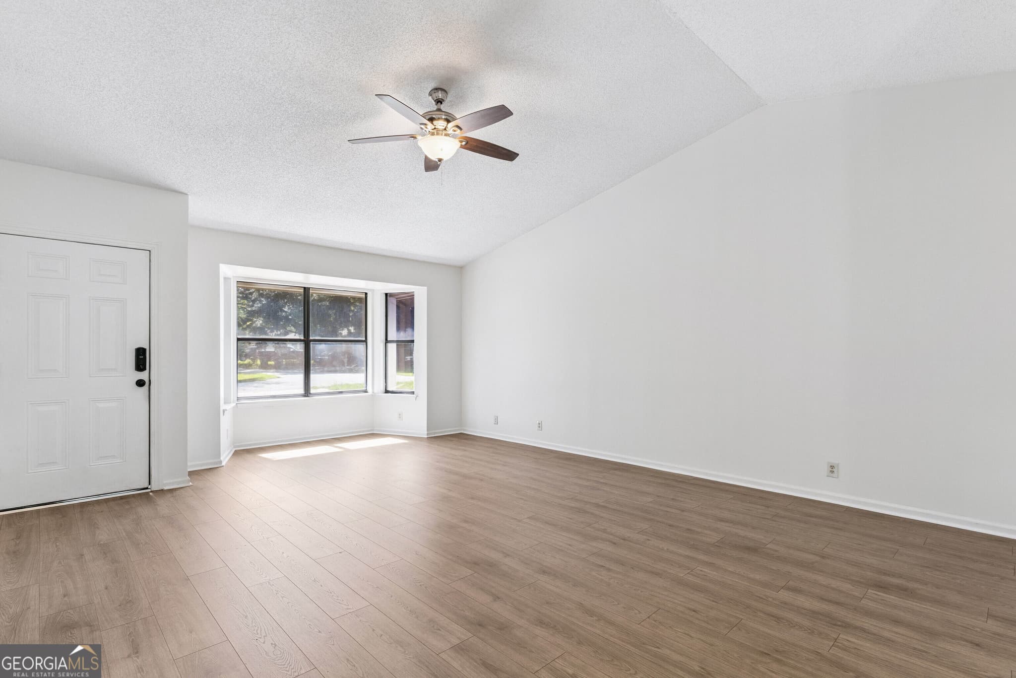 3 bedroom, 2 bathroom, 1,232 sq ft single family residence for sale at 158 Dogwood Circle, St. Marys, GA 31558 — photo 4
