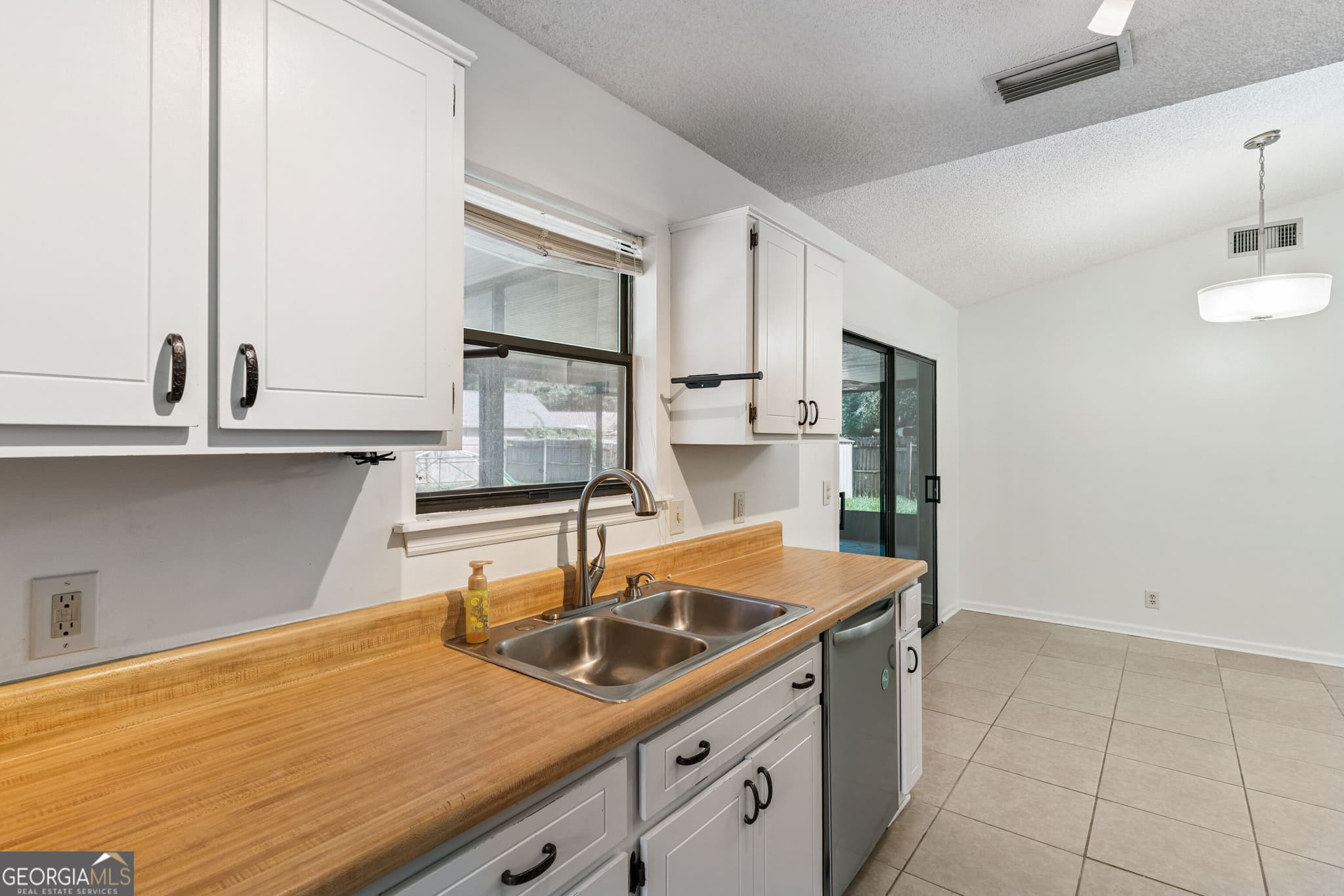 3 bedroom, 2 bathroom, 1,232 sq ft single family residence for sale at 158 Dogwood Circle, St. Marys, GA 31558 — photo 8
