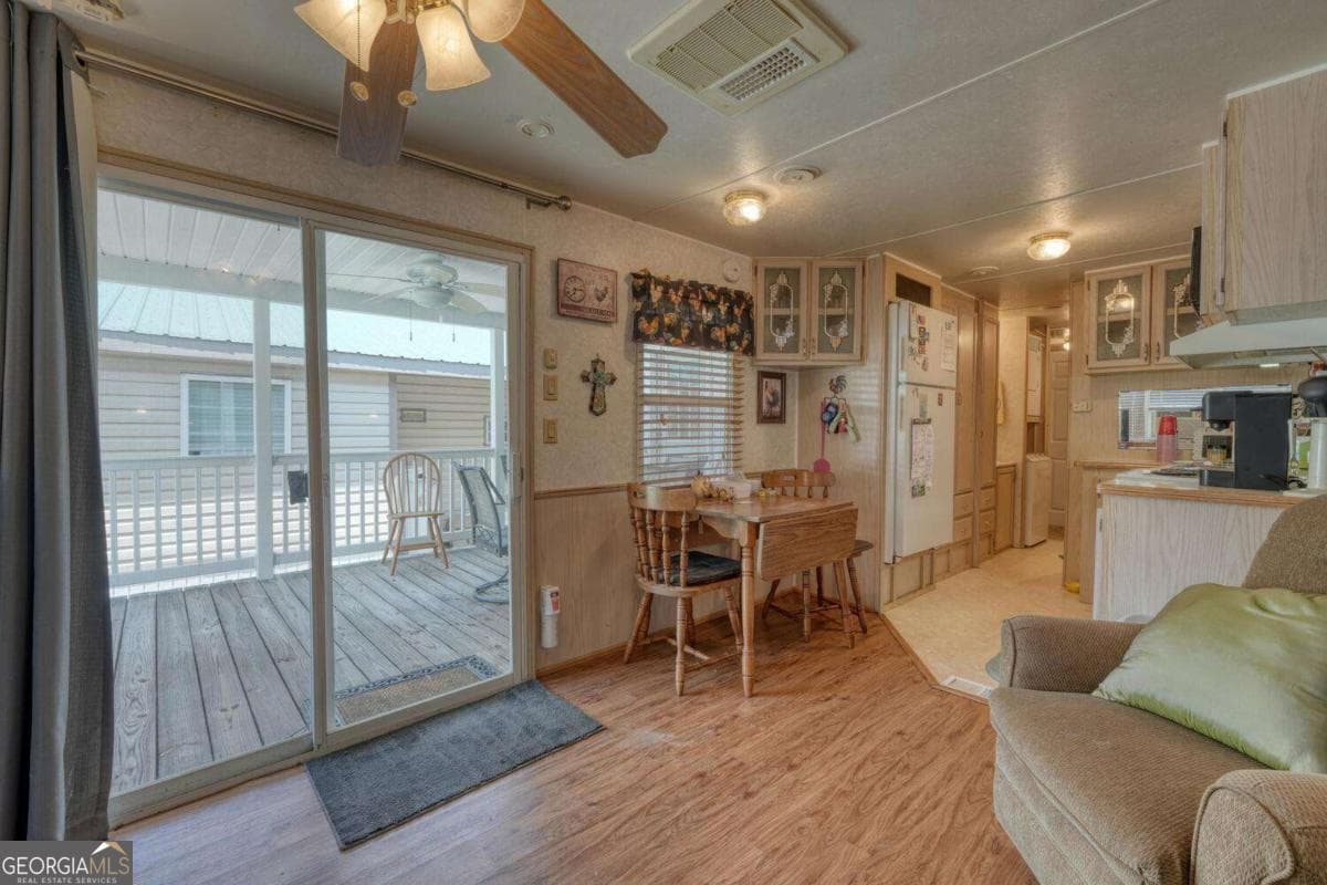 2 bedroom, 1.5 bathroom, 400 sq ft manufactured home,single family residence for sale at 4360 Riverbank Run, Hiawassee, GA 30546 — photo 6