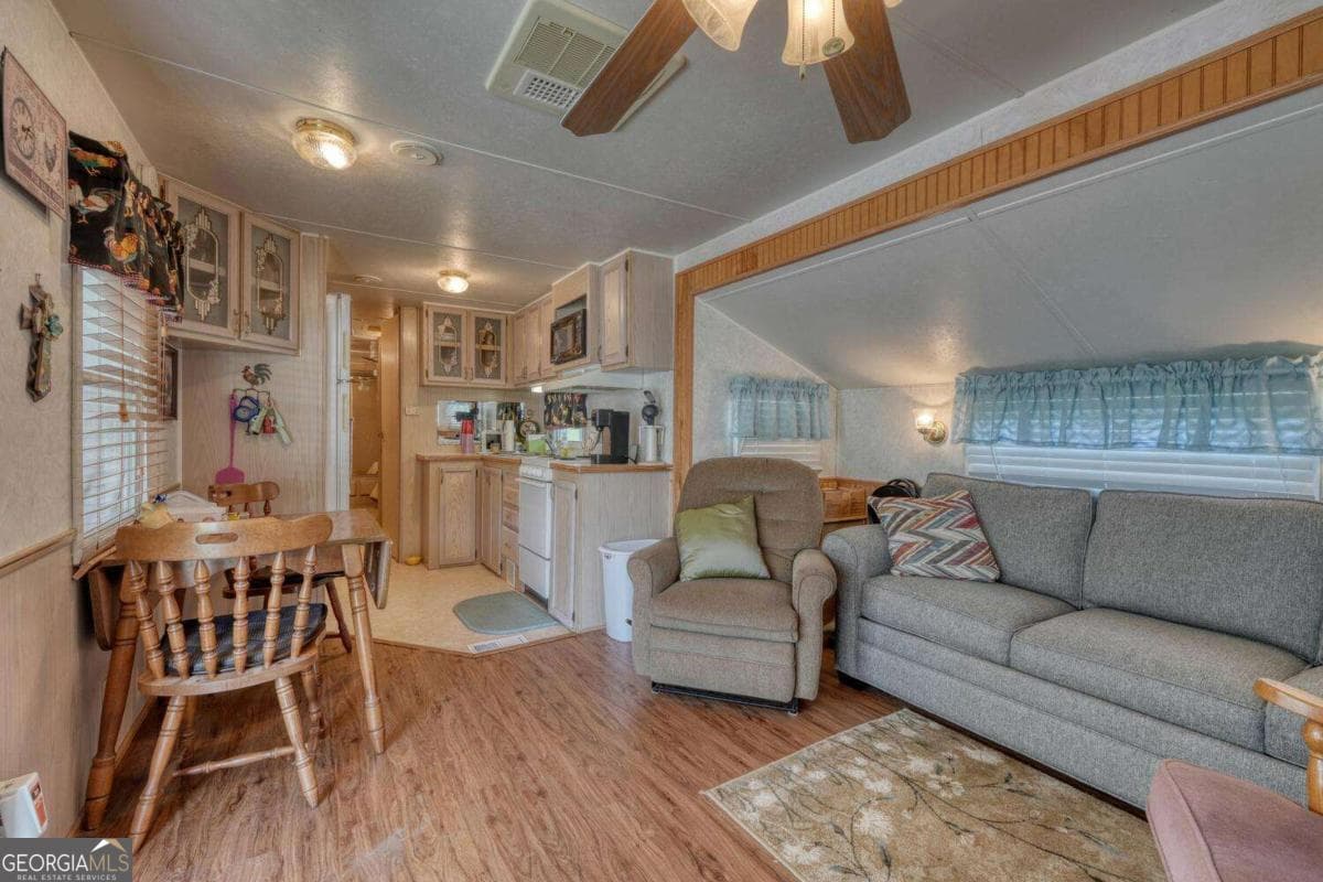 2 bedroom, 1.5 bathroom, 400 sq ft manufactured home,single family residence for sale at 4360 Riverbank Run, Hiawassee, GA 30546 — photo 5