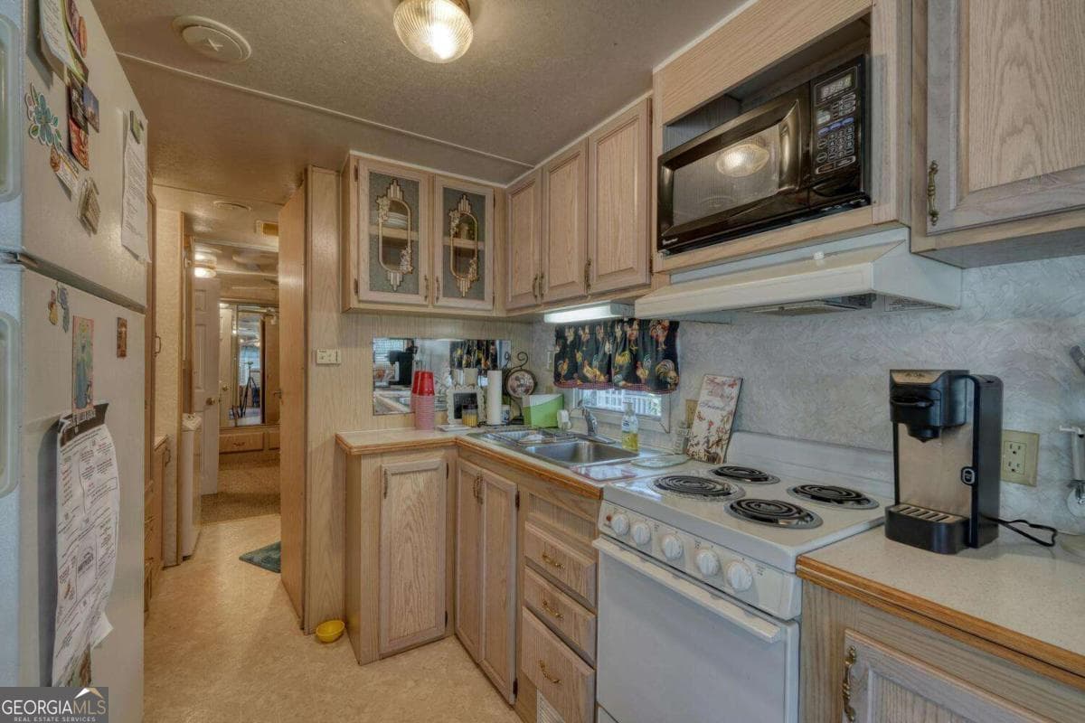 2 bedroom, 1.5 bathroom, 400 sq ft manufactured home,single family residence for sale at 4360 Riverbank Run, Hiawassee, GA 30546 — photo 9