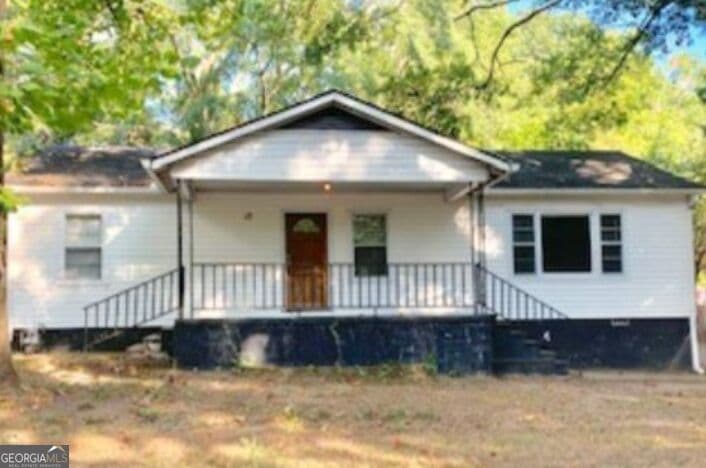 3 bedroom, 2 bathroom, 1,608 sq ft single family residence for rent at 13 Tuxedo Avenue, Newnan, GA 30263 for $1,550 a month