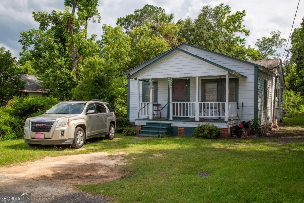 multi family for sale at 102 Crosby Street, Baxley, GA 31513