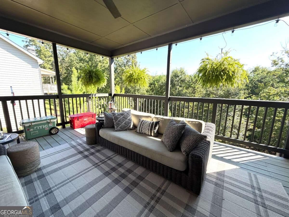 6 bedroom, 4 bathroom, 4,029 sq ft single family residence for sale at 4017 Windsor Trail, Gainesville, GA 30506 — photo 4