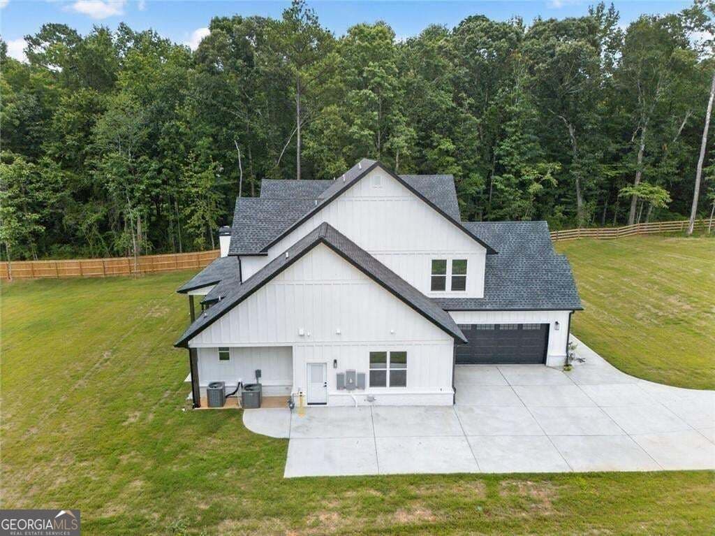 5 bedroom, 5 bathroom, 4,680 sq ft single family residence for sale at 127 Tanners Bridge Road, Bethlehem, GA 30620 — photo 8