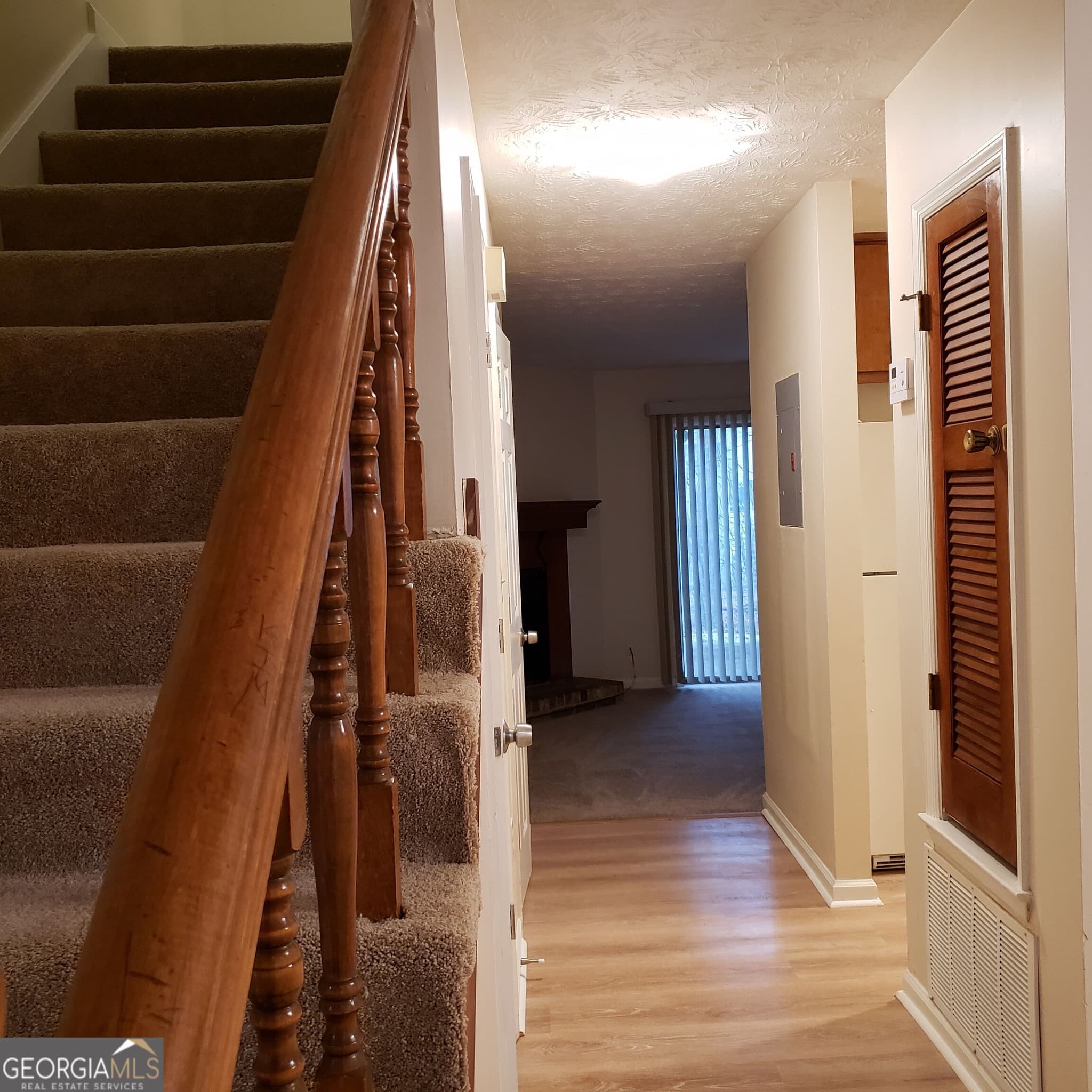 2 bedroom, 2.5 bathroom, 1,200 sq ft townhouse for rent at 5871 N Castlegate Drive A, Atlanta, GA 30349 for $1,500 a month — photo 3
