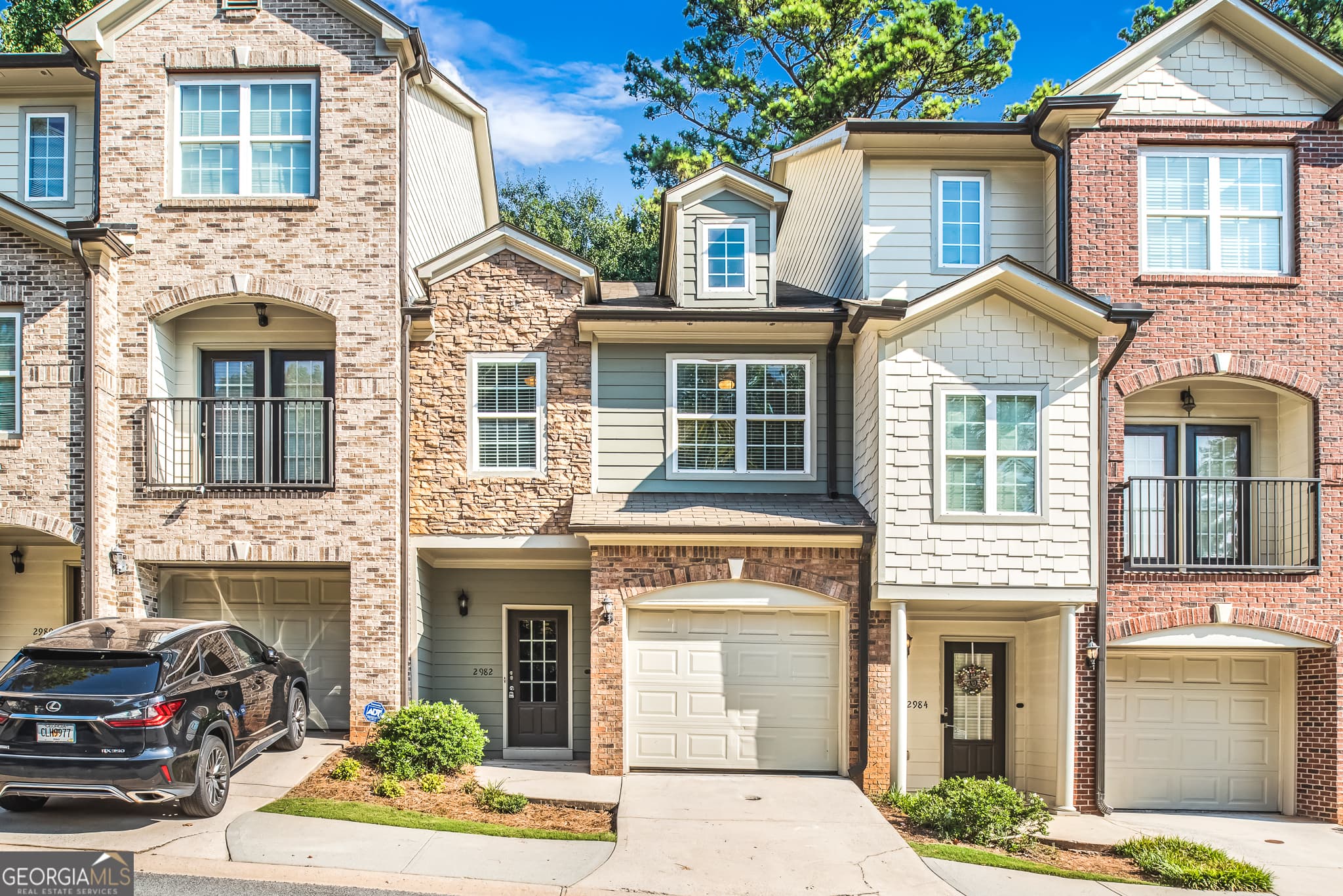 3 bedroom, 2.5 bathroom, 1,396 sq ft townhouse sold at 2982 Ashlyn Pointe Drive, Atlanta, GA 30340