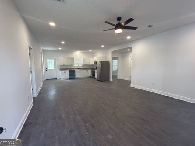 3 bedroom, 2 bathroom, 1,536 sq ft single family residence for sale at 5495 Old Waynesville Road, Waynesville, GA 31566 — photo 3