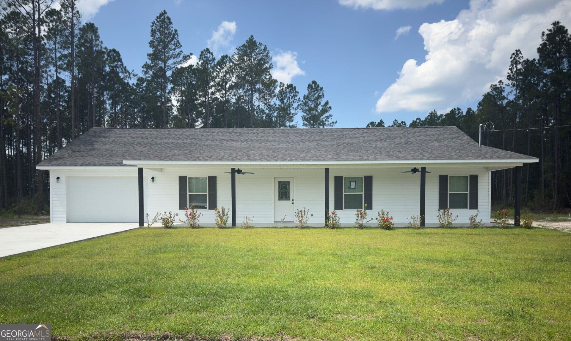 3 bedroom, 2 bathroom, 1,536 sq ft single family residence for sale at 5495 Old Waynesville Road, Waynesville, GA 31566