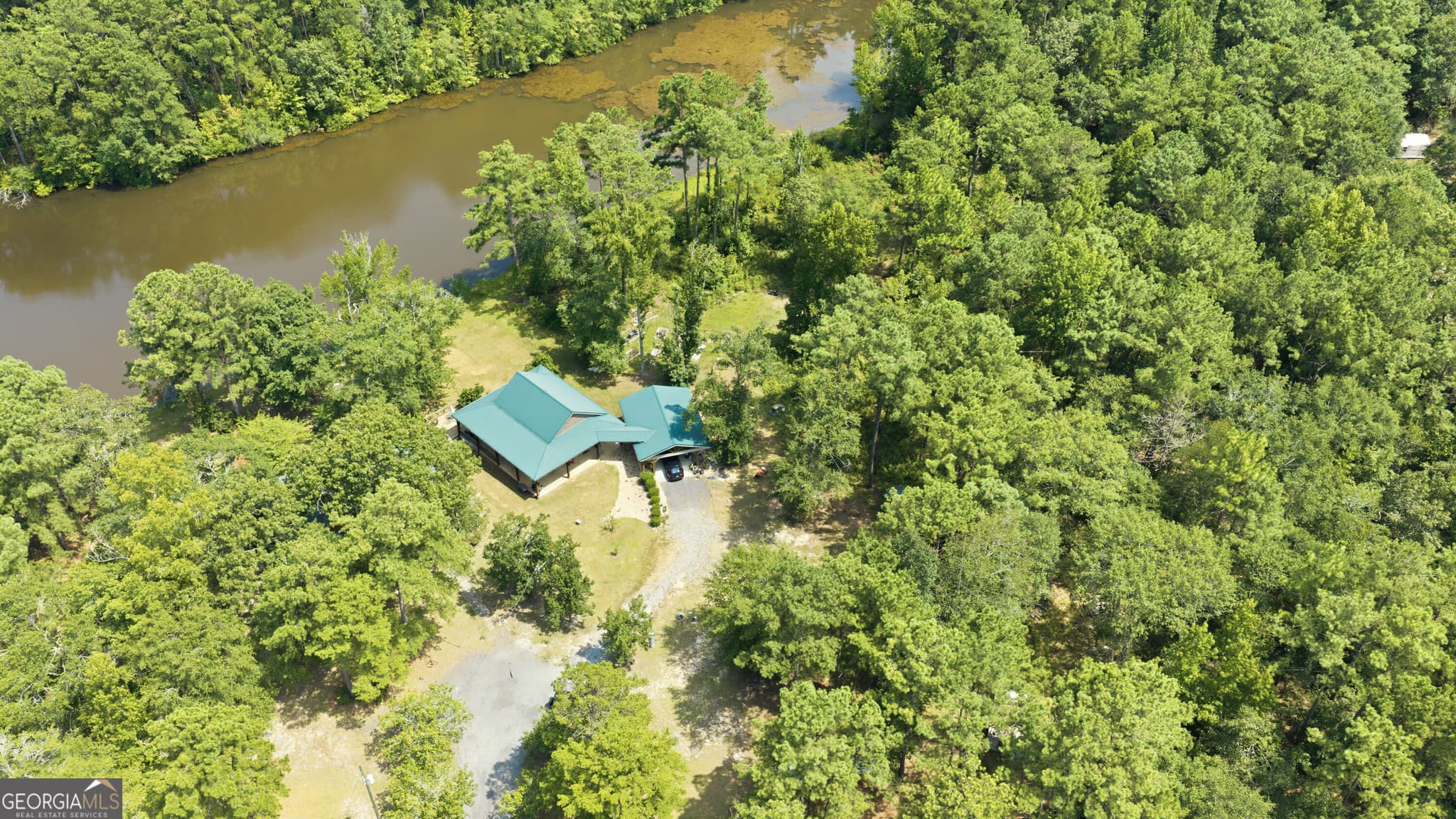3 bedroom, 3 bathroom, 2,832 sq ft cabin,single family residence for sale at 123 Anchor Point, Cochran, GA 31014 — photo 3