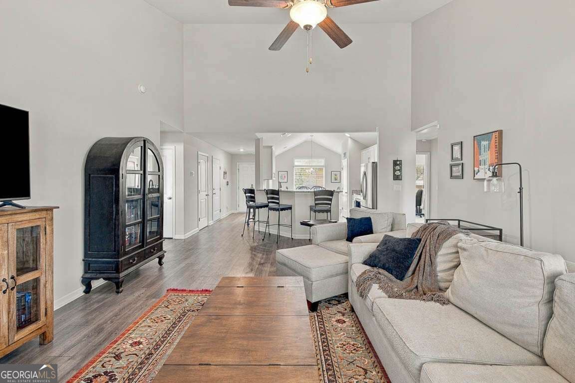 3 bedroom, 2 bathroom, 1,751 sq ft single family residence for sale at 255 Chestnut Drive, Brunswick, GA 31523 — photo 3