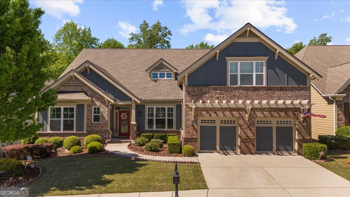 3 bedroom, 2.5 bathroom, 2,932 sq ft single family residence for sale at 3768 Golden Leaf Point, Gainesville, GA 30504 — photo 1 of 87