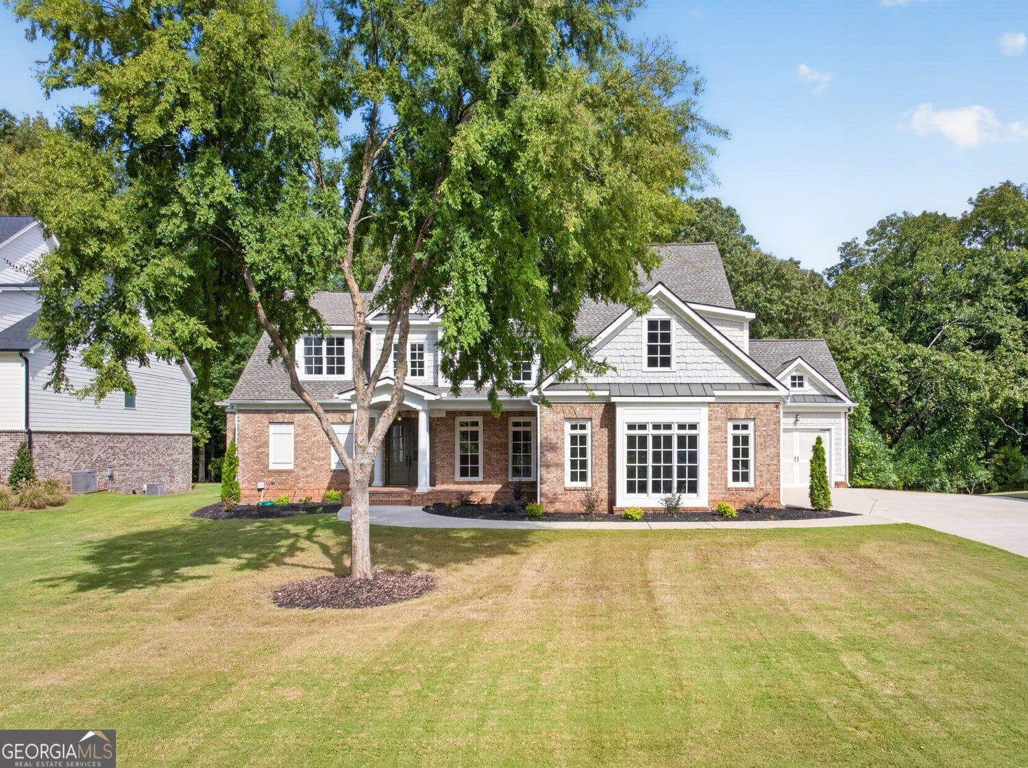 5 bedroom, 4.5 bathroom, 4,388 sq ft single family residence for sale at 9145 Greenway Court, Gainesville, GA 30506 — photo 3