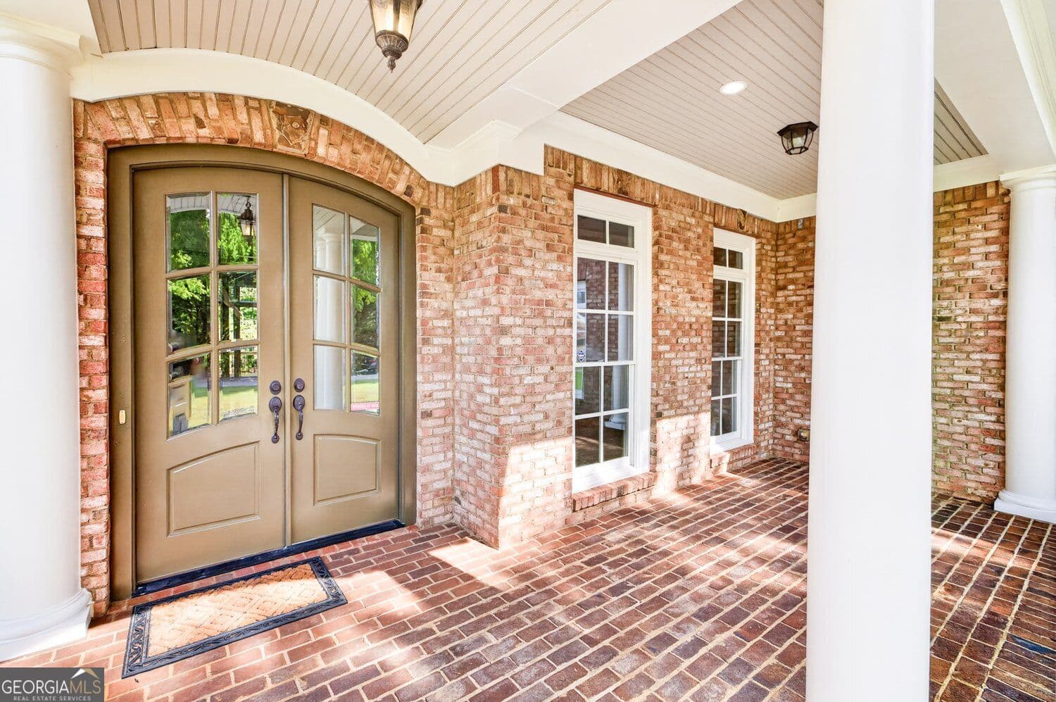 5 bedroom, 4.5 bathroom, 4,388 sq ft single family residence for sale at 9145 Greenway Court, Gainesville, GA 30506 — photo 5