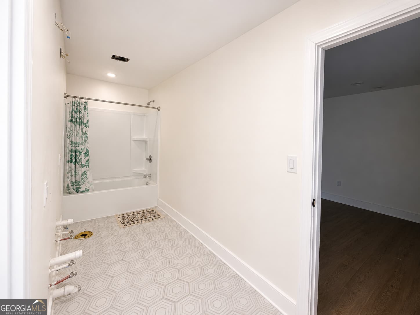 8 bedroom, 6 bathroom, 4,276 sq ft single family residence for sale at 907 Hank Aaron Drive, Atlanta, GA 30315 — photo 6