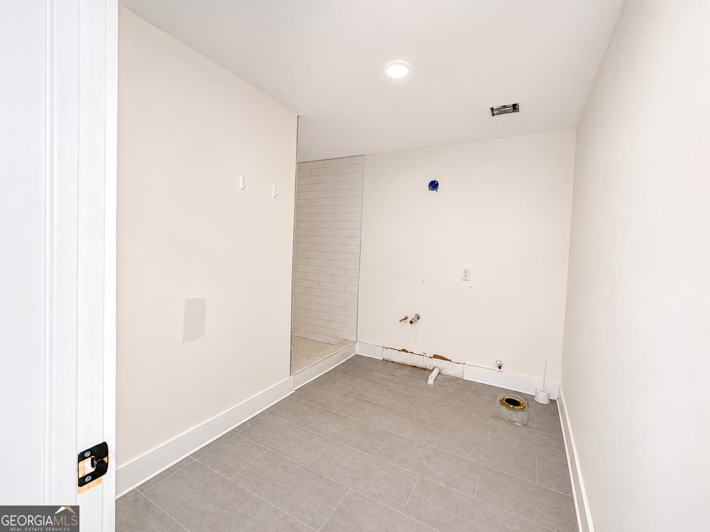 8 bedroom, 6 bathroom, 4,276 sq ft single family residence for sale at 907 Hank Aaron Drive, Atlanta, GA 30315 — photo 7