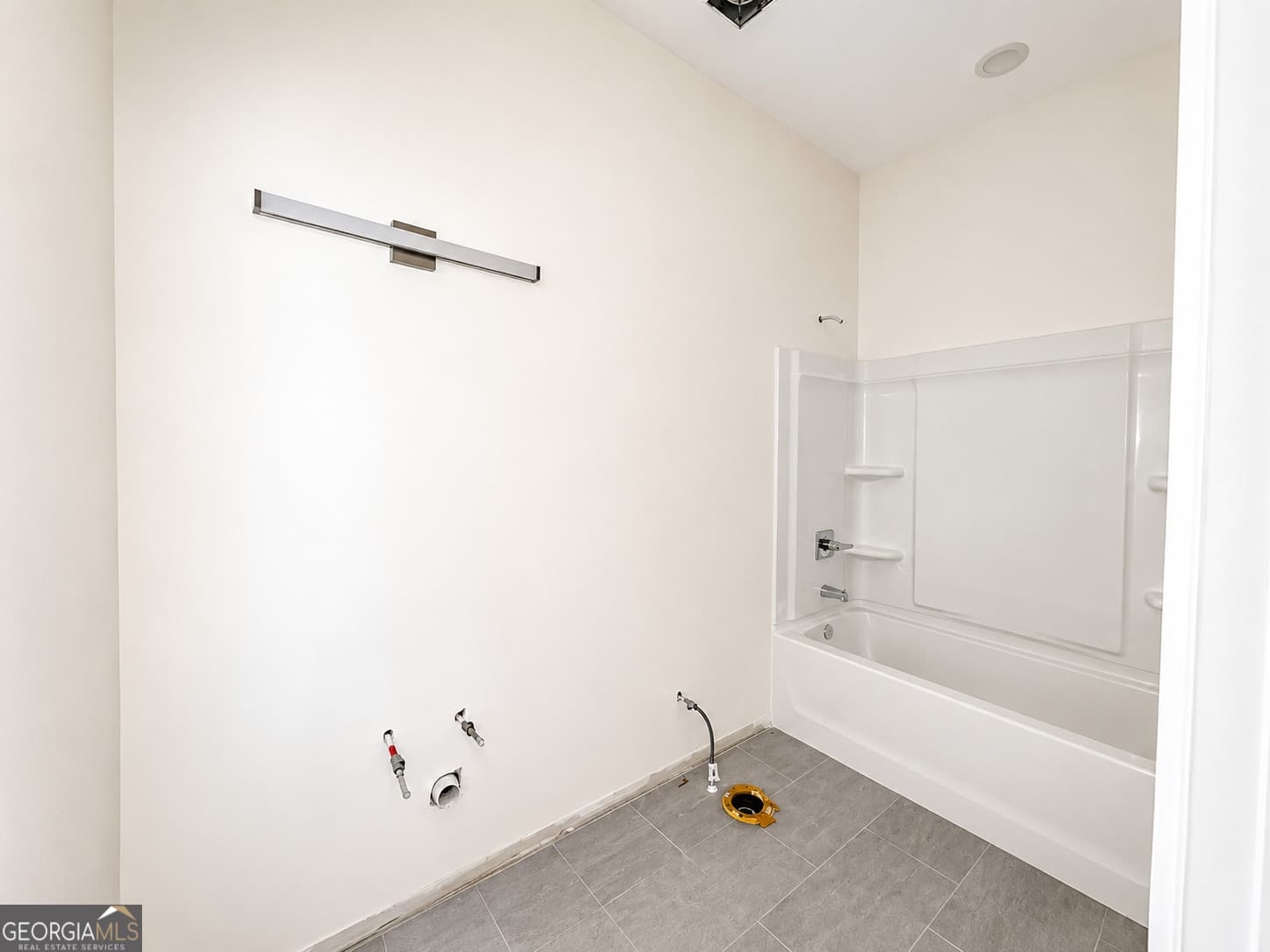 8 bedroom, 6 bathroom, 4,276 sq ft single family residence for sale at 907 Hank Aaron Drive, Atlanta, GA 30315 — photo 8