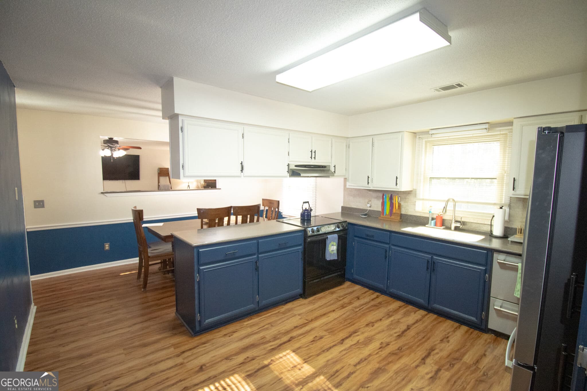 3 bedroom, 2 bathroom, 1,938 sq ft single family residence for sale at 410 Cardinal Drive, Statesboro, GA 30461 — photo 9