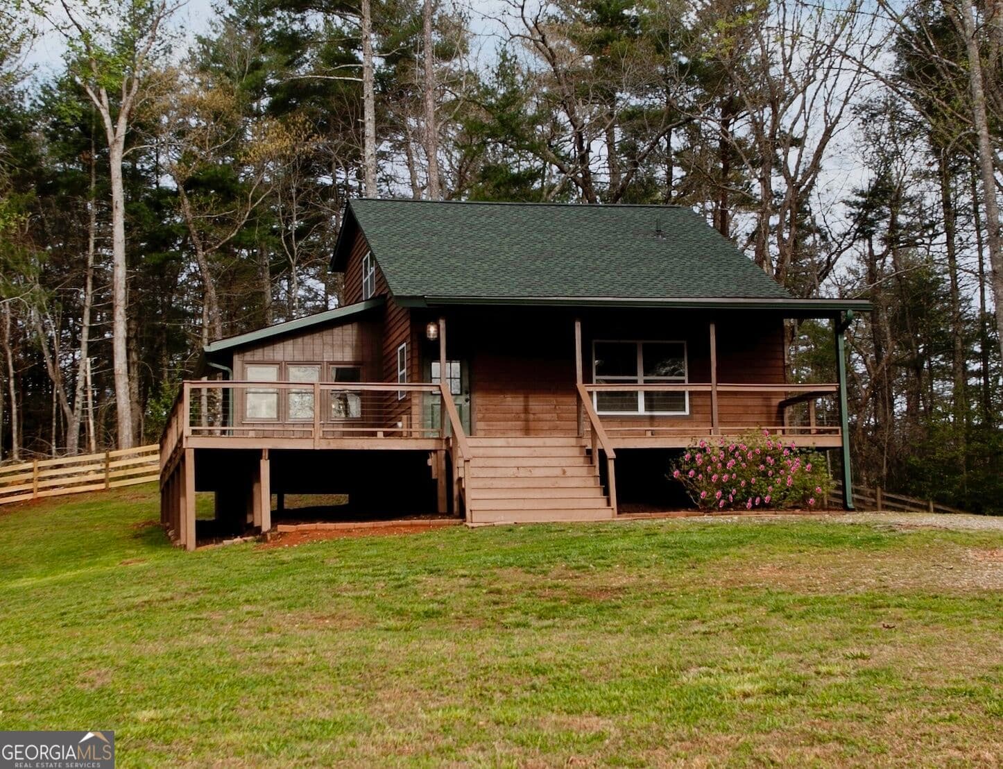 2 bedroom, 2 bathroom, 1,394 sq ft cabin,single family residence for sale at 221 Muscadine Road, Dahlonega, GA 30533 — photo 1 of 38