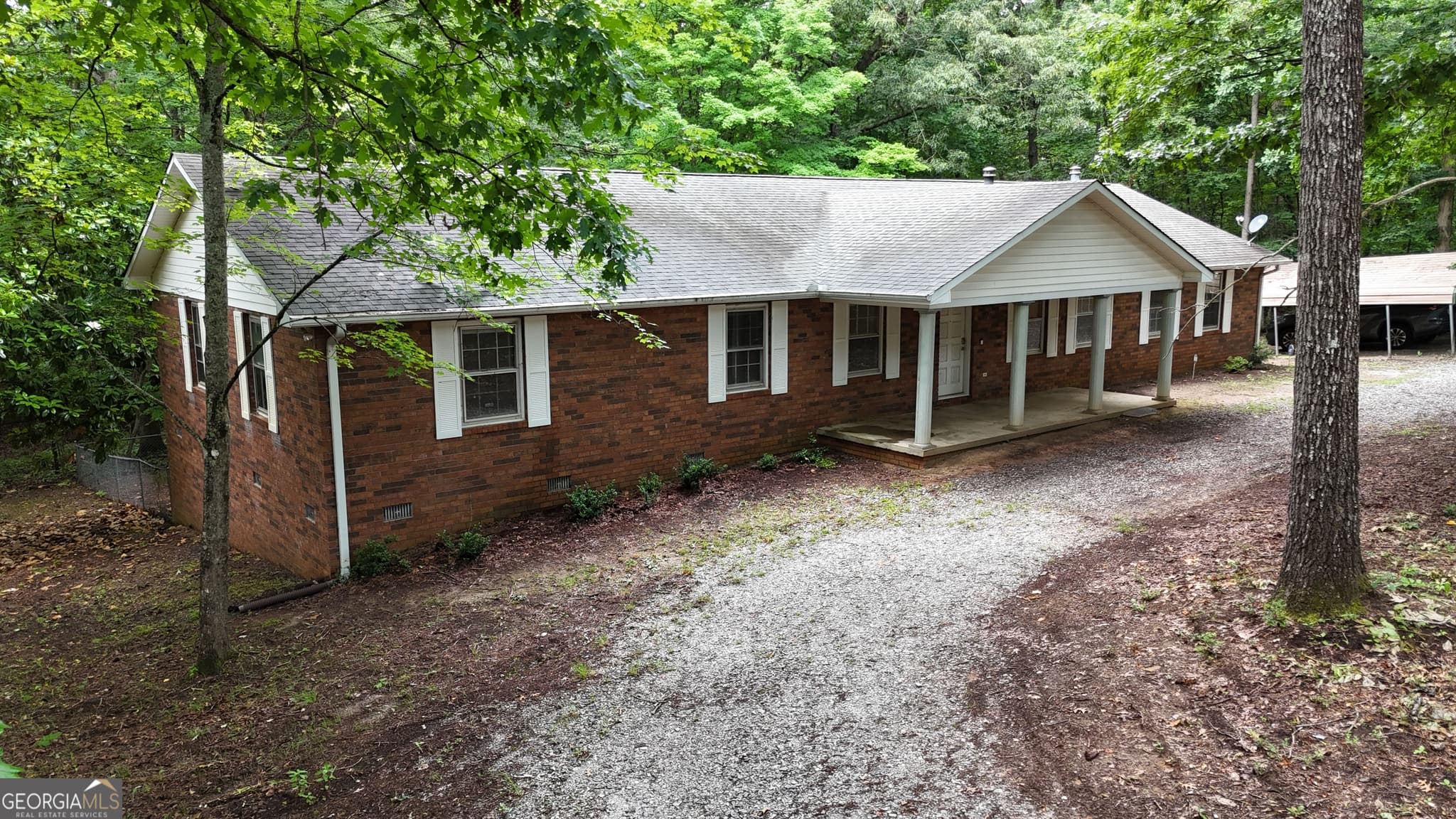 3 bedroom, 2 bathroom, 2,400 sq ft single family residence for sale at 240 Bent Oak Drive, Cornelia, GA 30531 — photo 3
