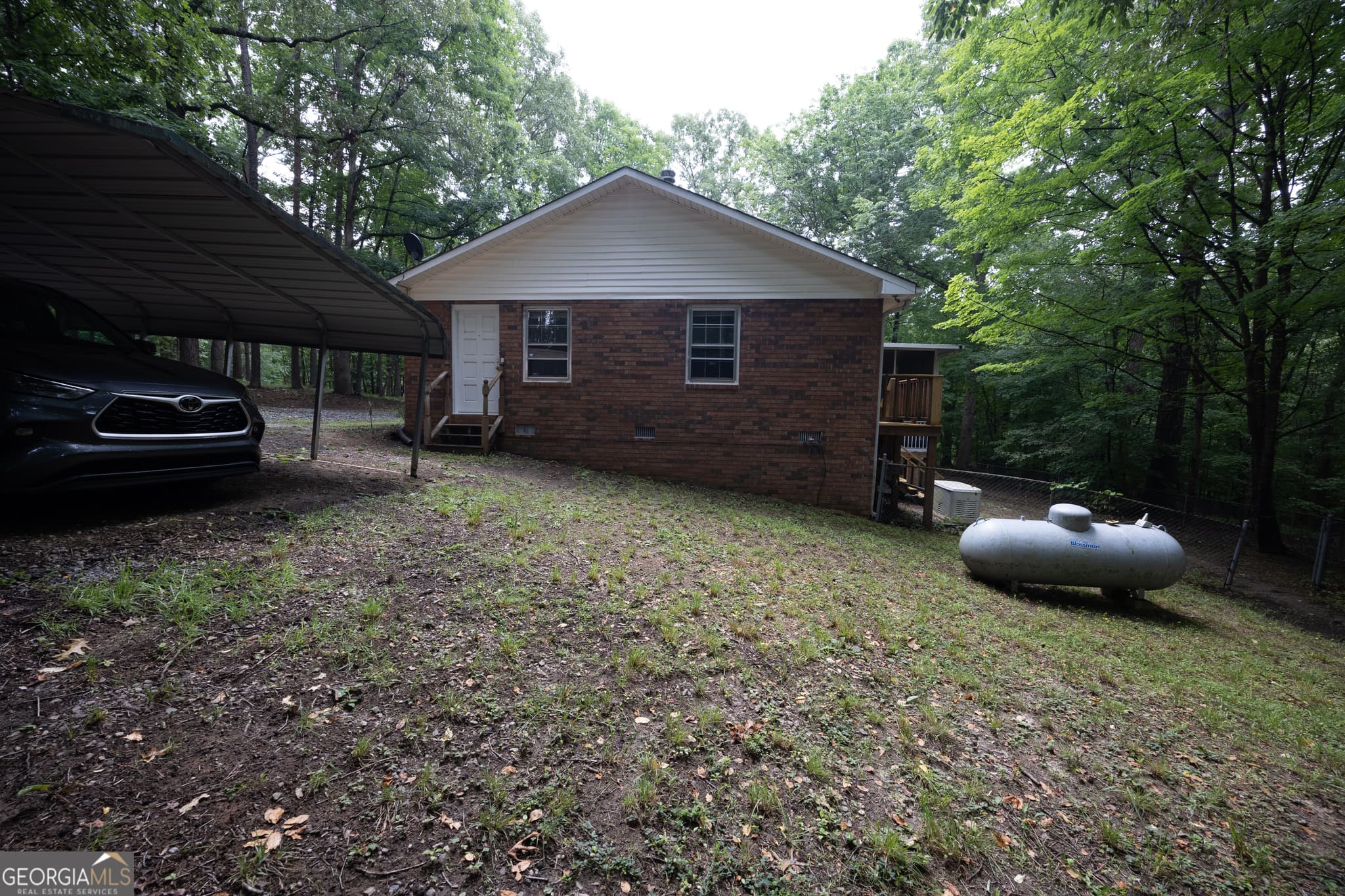 3 bedroom, 2 bathroom, 2,400 sq ft single family residence for sale at 240 Bent Oak Drive, Cornelia, GA 30531 — photo 4