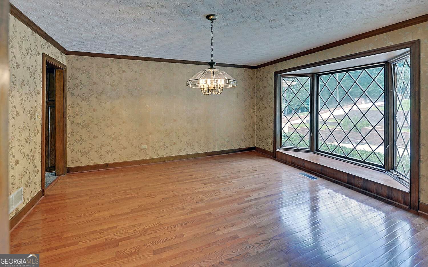 3 bedroom, 3.5 bathroom, 3,424 sq ft single family residence for sale at 4521 Shoreline Drive, Gainesville, GA 30506 — photo 10